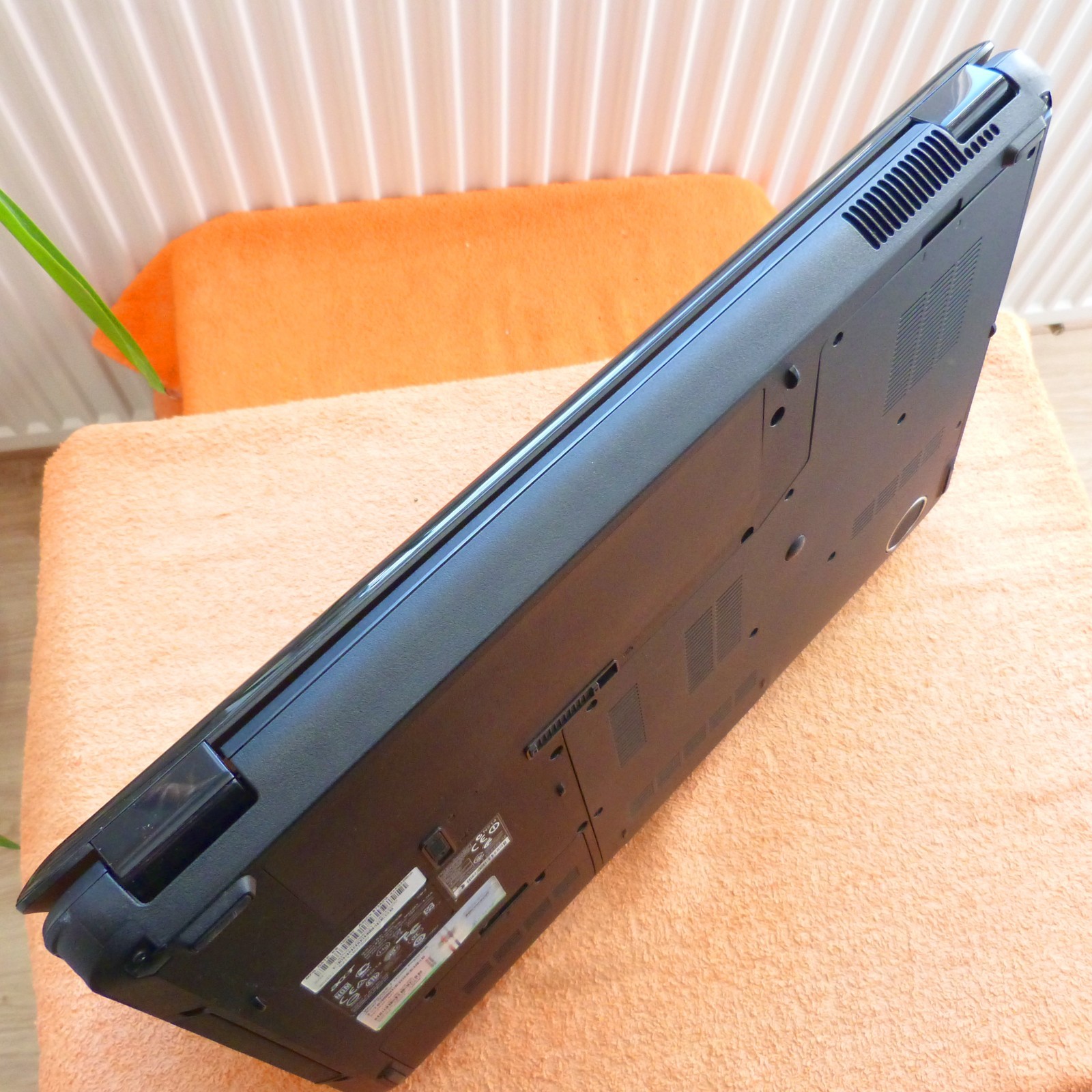 Acer 8935 Cinema Monster 18″ GEMSTONE I SSD Windows 10 PRO 64 I HDMI DVDRW