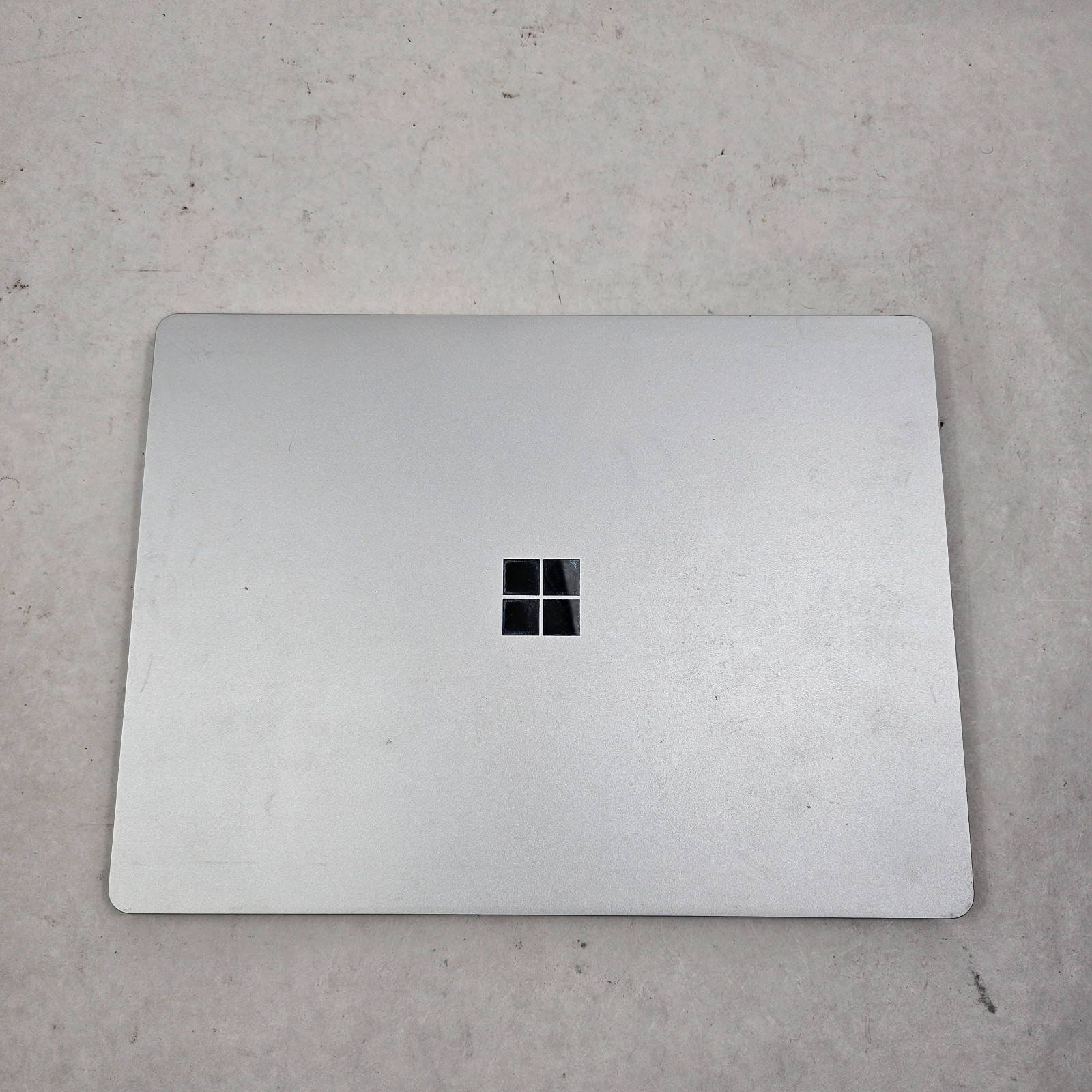 Microsoft Surface Laptop Go 2 2013 Intel Core i5-1135G7 8GB RAM 128GB SSD No OS