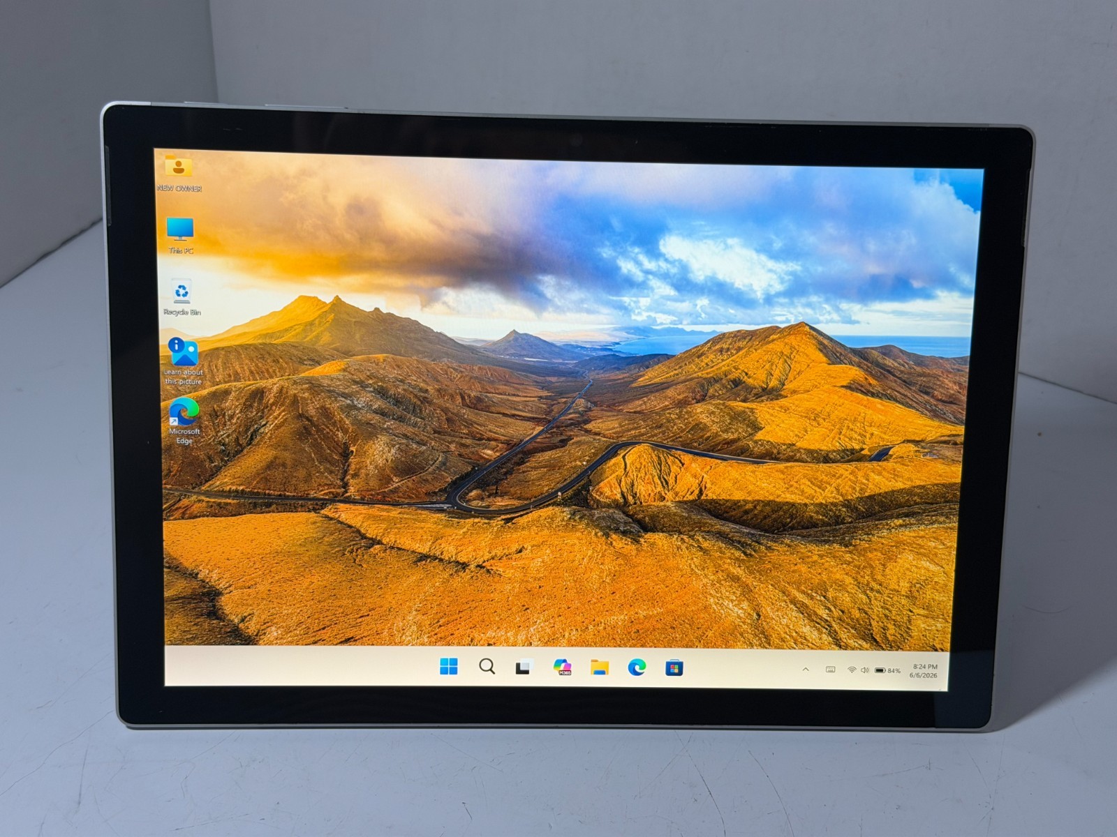 Microsoft Surface Pro 5 1796 12.6″ i7-7660U 8GB 256GB SSD with Keyboard