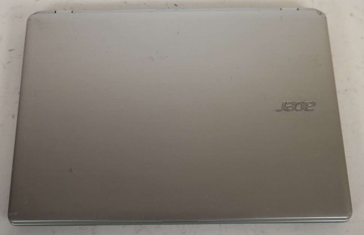 Acer Aspire V5 15.6″ AMD A6 Quad Core – No RAM – No HDD – Bad Battery – Untested