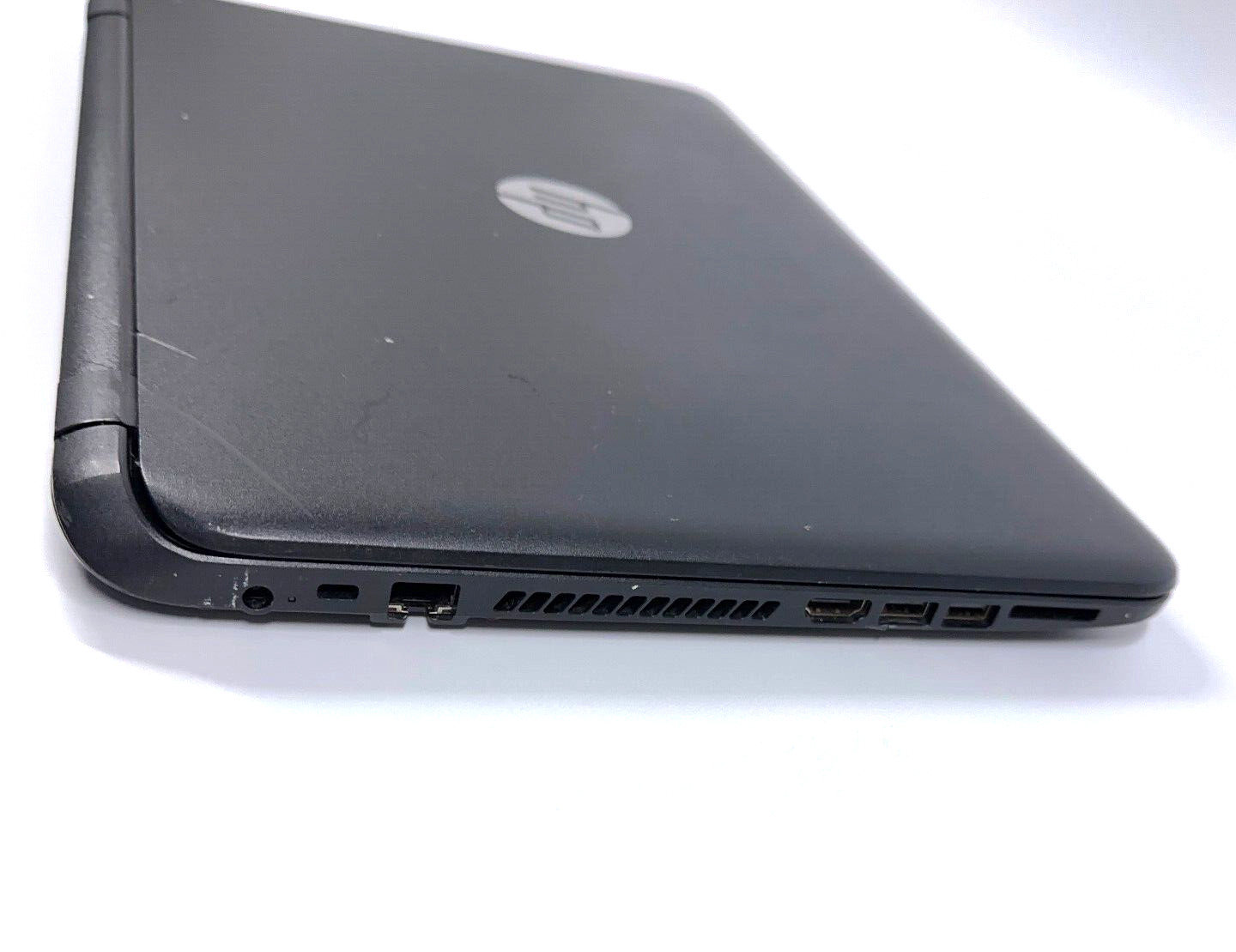 HP 15-f004dx AMD E1-2100 APU 1.0 GHz 8 GB RAM 500 GB HDD 15.6″ – For Parts