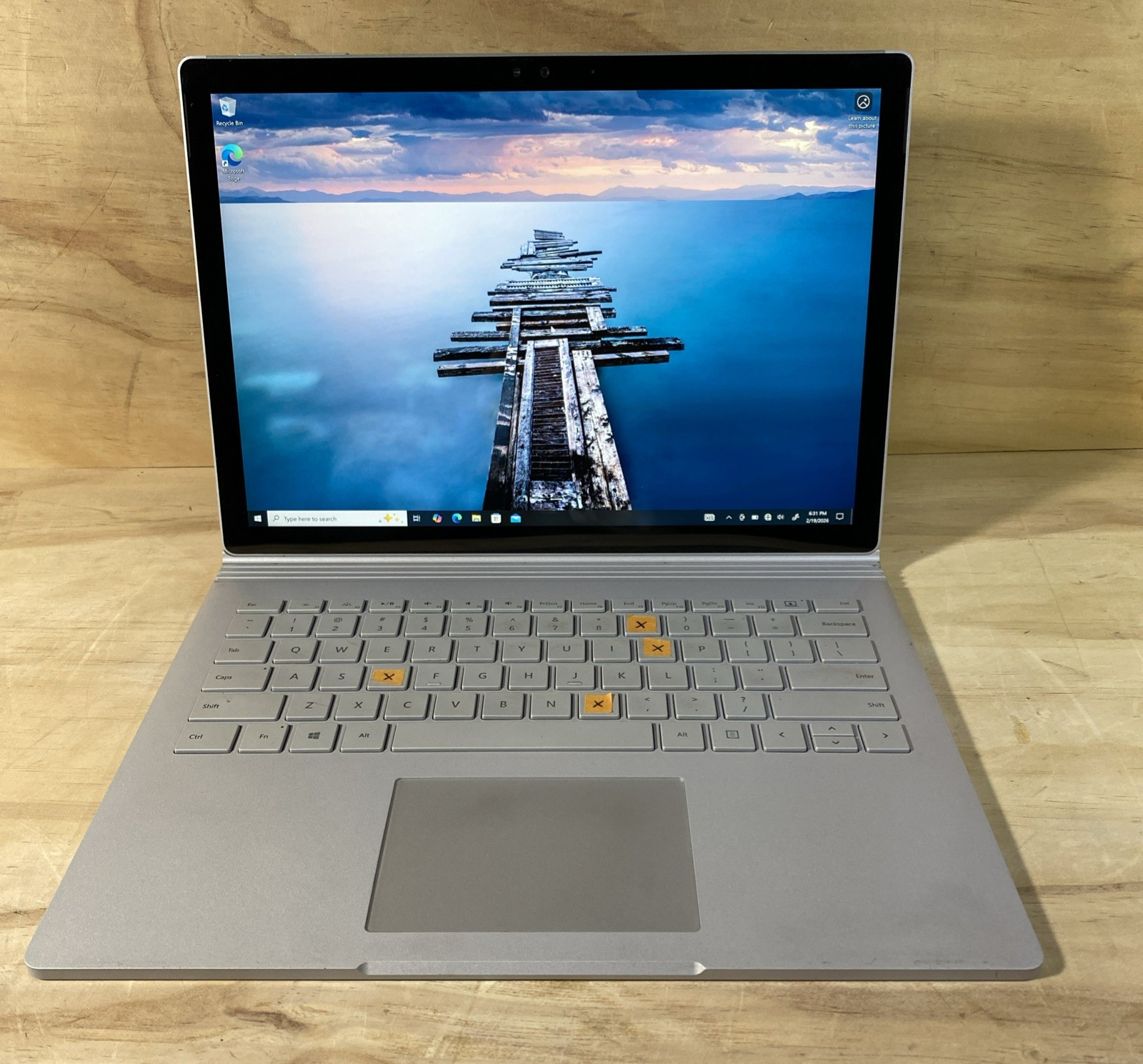 Microsoft SurfaceBook 13.5″ i5-6300U 2.40 GHz 8 GB RAM 128 GB SSD Win10/Read
