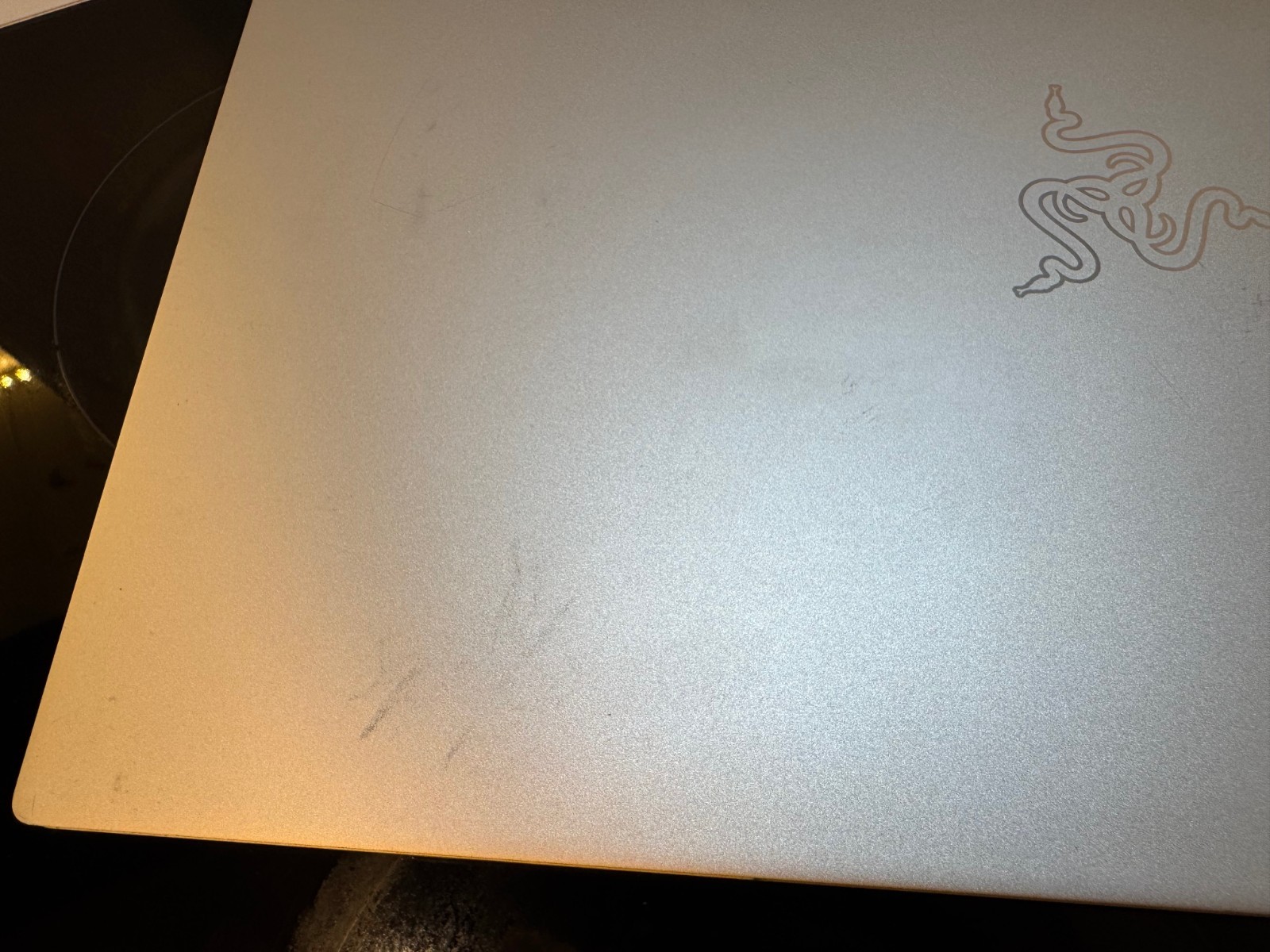 Razer Blade 15 – i7-9750H – RTX 2070 MaxQ – Mecury White – 240HZ