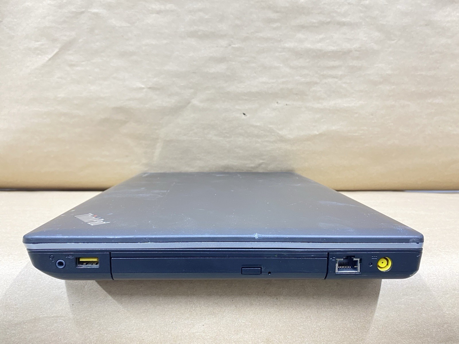 Lenovo E545 – 16″ 1366×768 – AMD A6-5350M – 8GB – 128GB SSD – Win 10 Pro