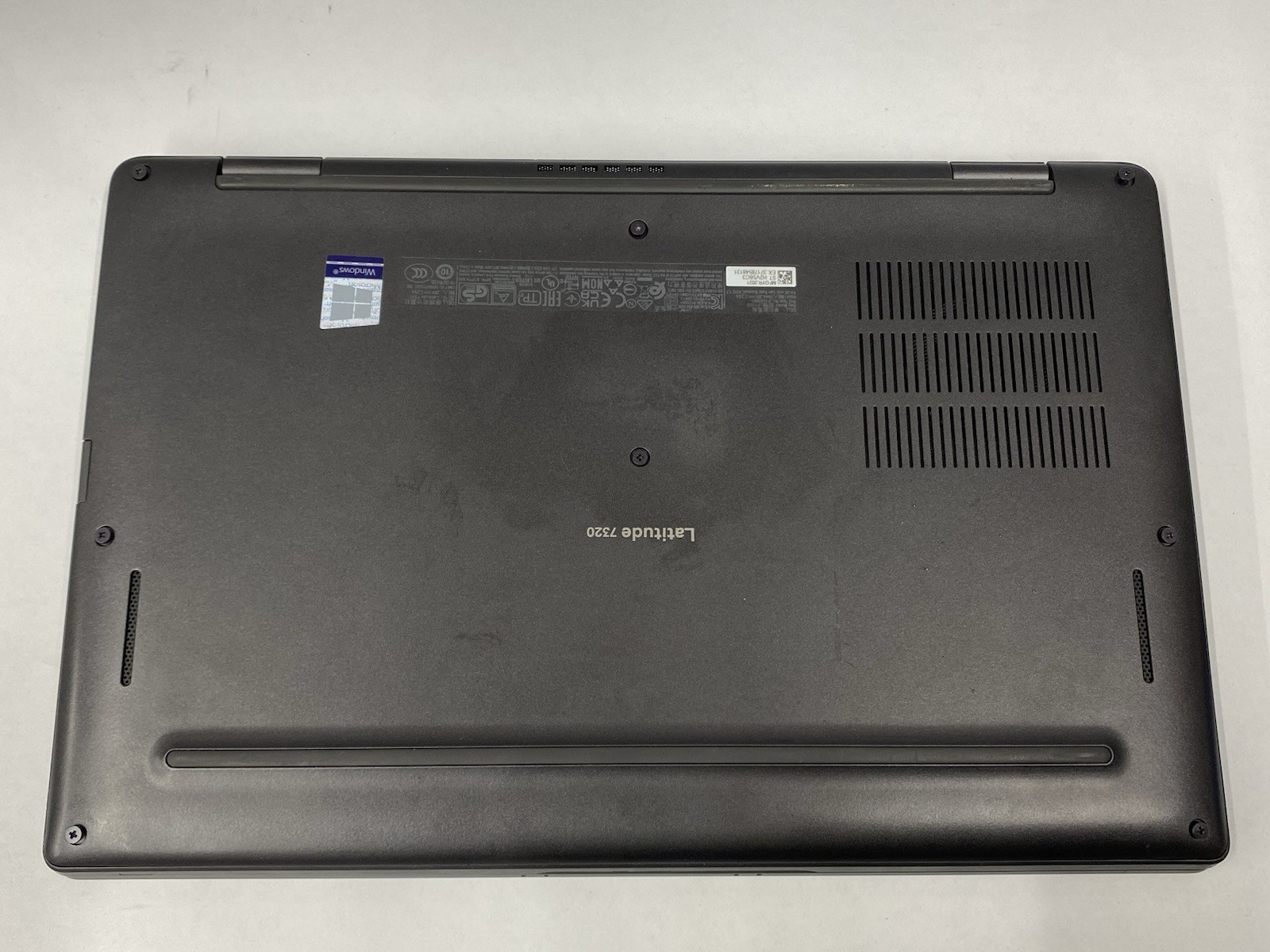 Dell Lat.7320-Grade A – 13″ FHD – i7-1185G7 – 16GB – 256GB SSD – Win 11 Pro