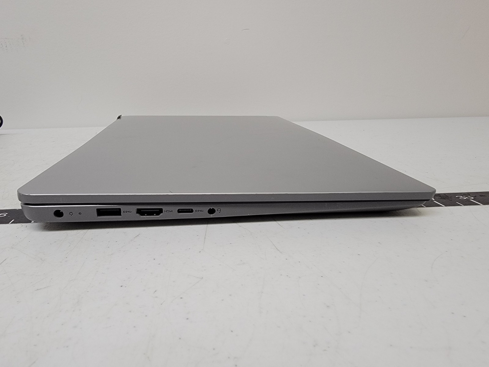 Lenovo Ideapad 1 15ada7 15.6″ AMD Athlon 3050U 2.3GHz 4GB RAM 128GB eMMc