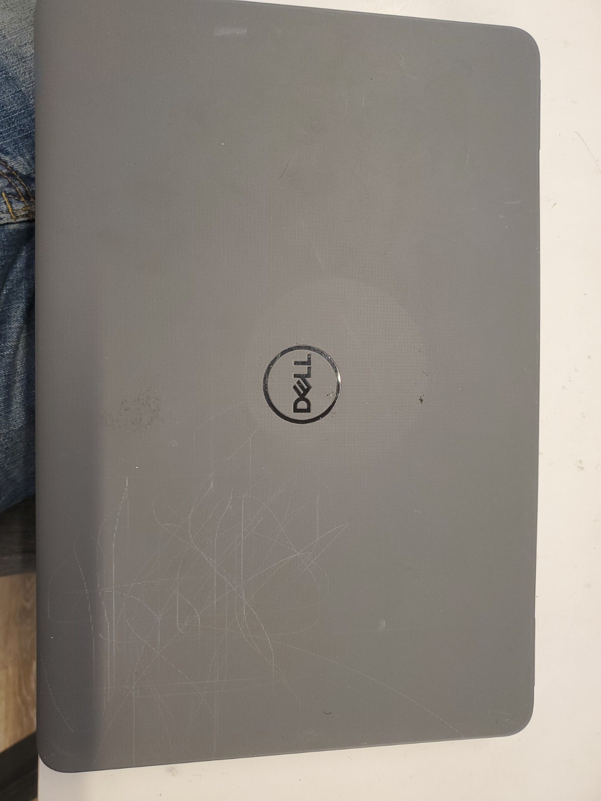 Dell Latitude 3120 11.6″ P32T001 – Damaged Lcd, NO Boot, NO Backlight