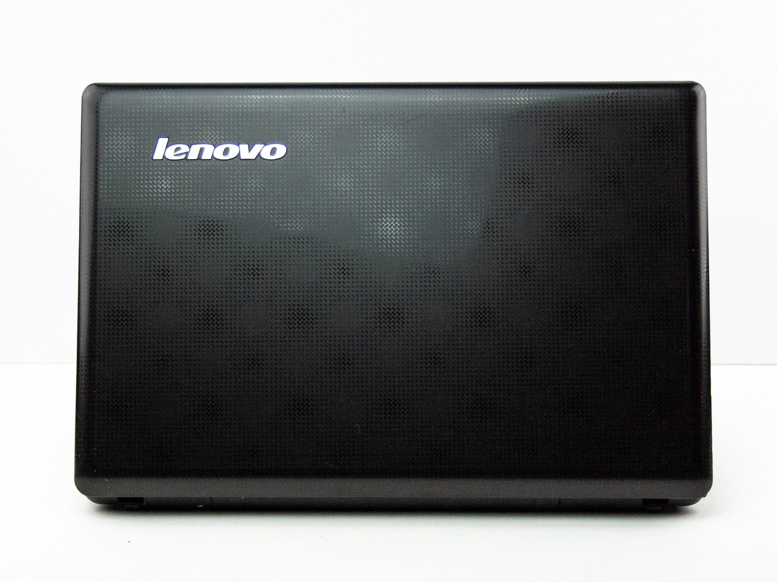 Lenovo IdeaPad Z560 15.6″ Laptop Intel i3 M380/2.53GHz/4 GB RAM/320GB HDD/Win 7