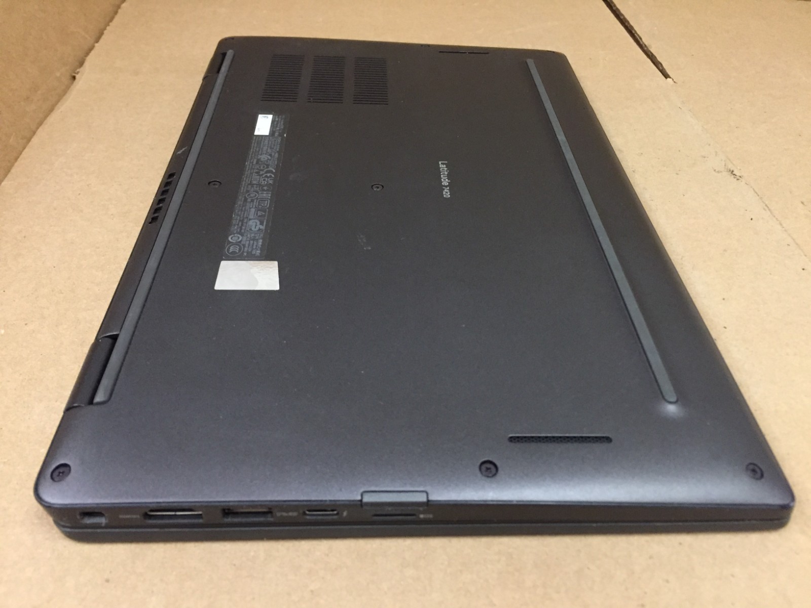 Dell Latitude 7420 14″ FHD Laptop i7-1185G7 @ 3.00GHz 16GB RAM 512GB SSD w/AC