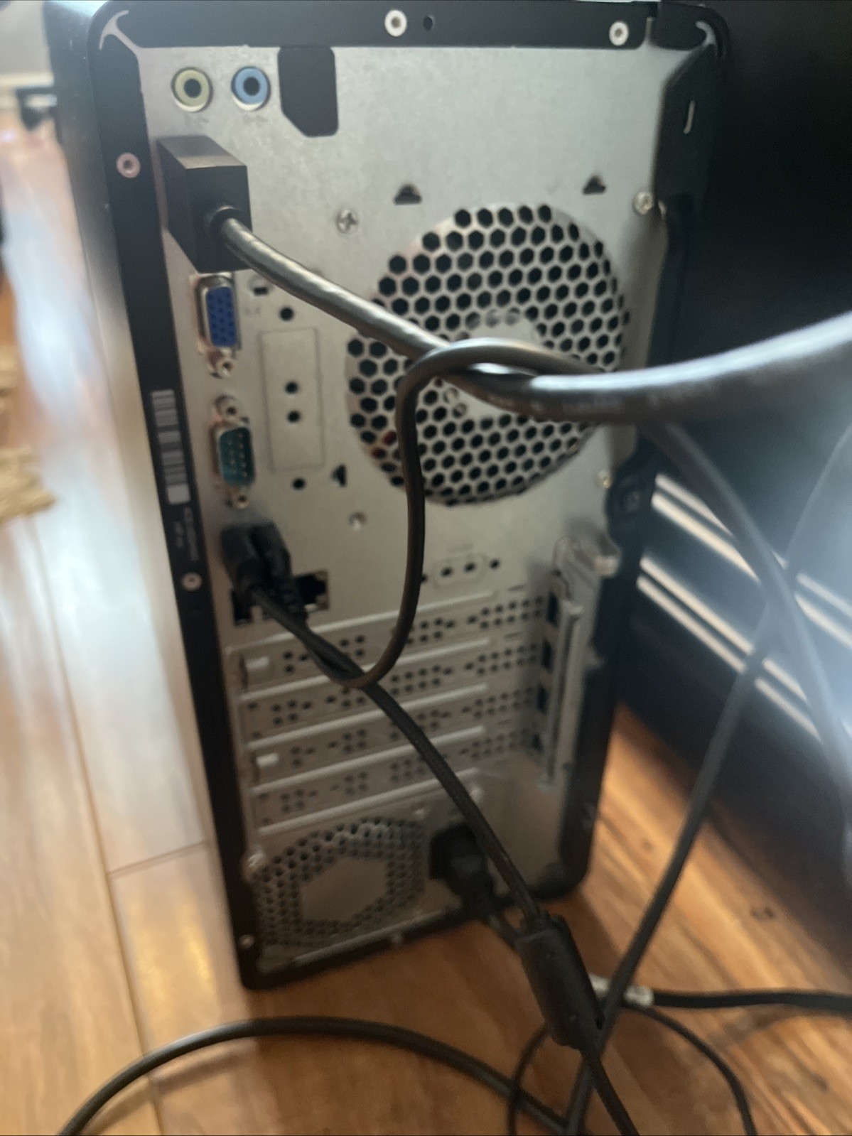 Very Good Condition Pc And Monitor 2 In 1 Bundle 8 USB Ports HDMI And VGA