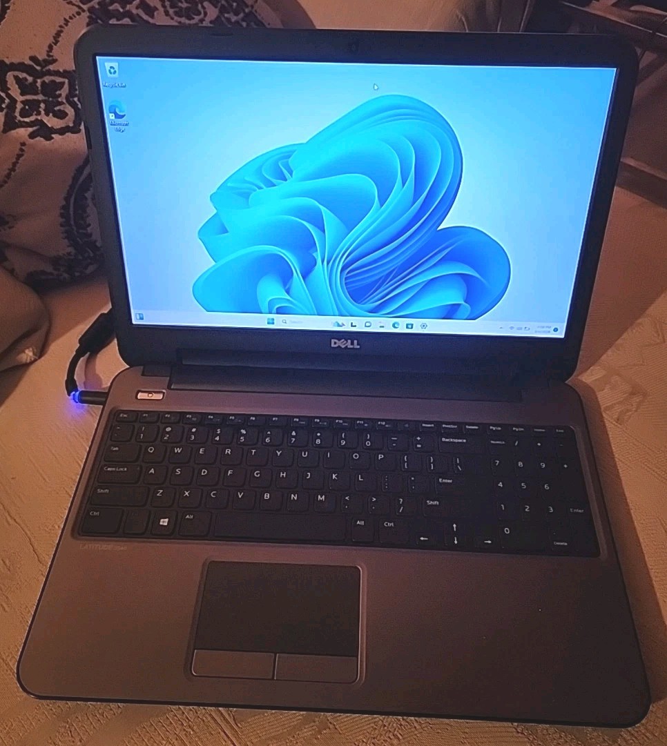 Dell Latitude 3540 i3-4010U CPU@1.7GHz 4GB RAM 500GB HDD(3A326)