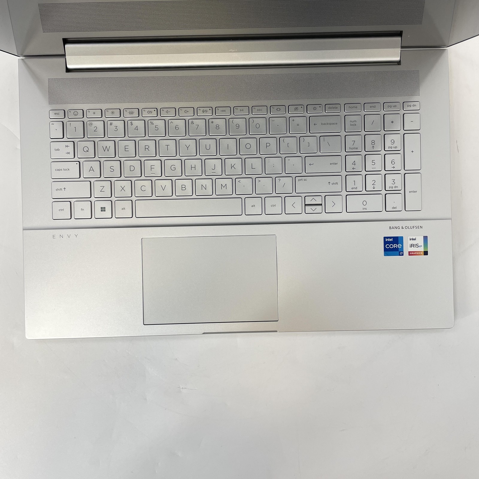 HP Envy 17 Silver FHD TOUCH 2.1 GHz i7-1260P 12GB 512GB SSD Good