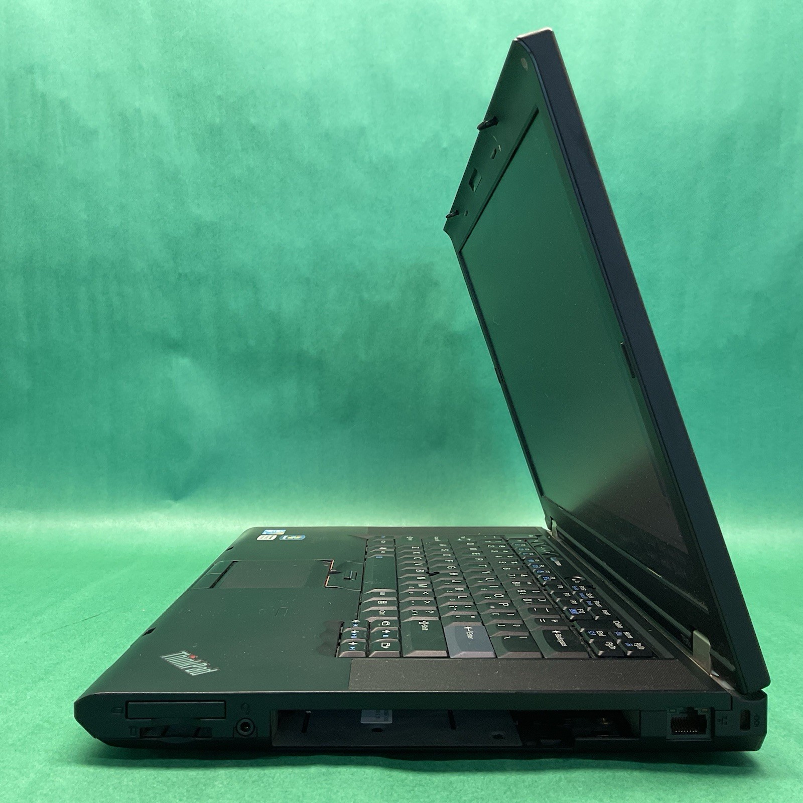 Lenovo ThinkPad T510 Intel i5 – Powers On – NO HARD DRIVE- Untested