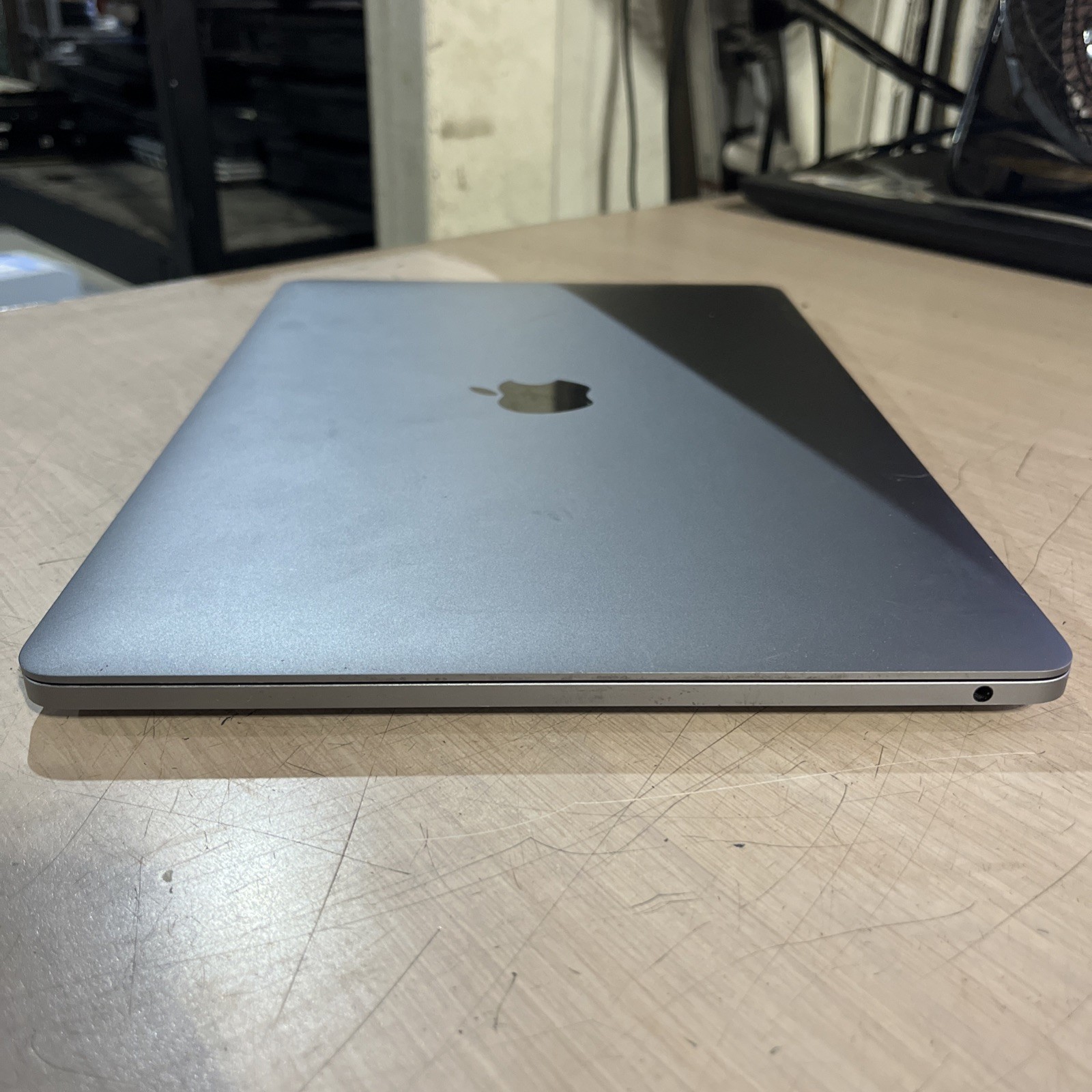 APPLE MACBOOK PRO “M1″ 8 CPU/8 GPU 13” 3.2GHZ 8GB RAM 256SSD