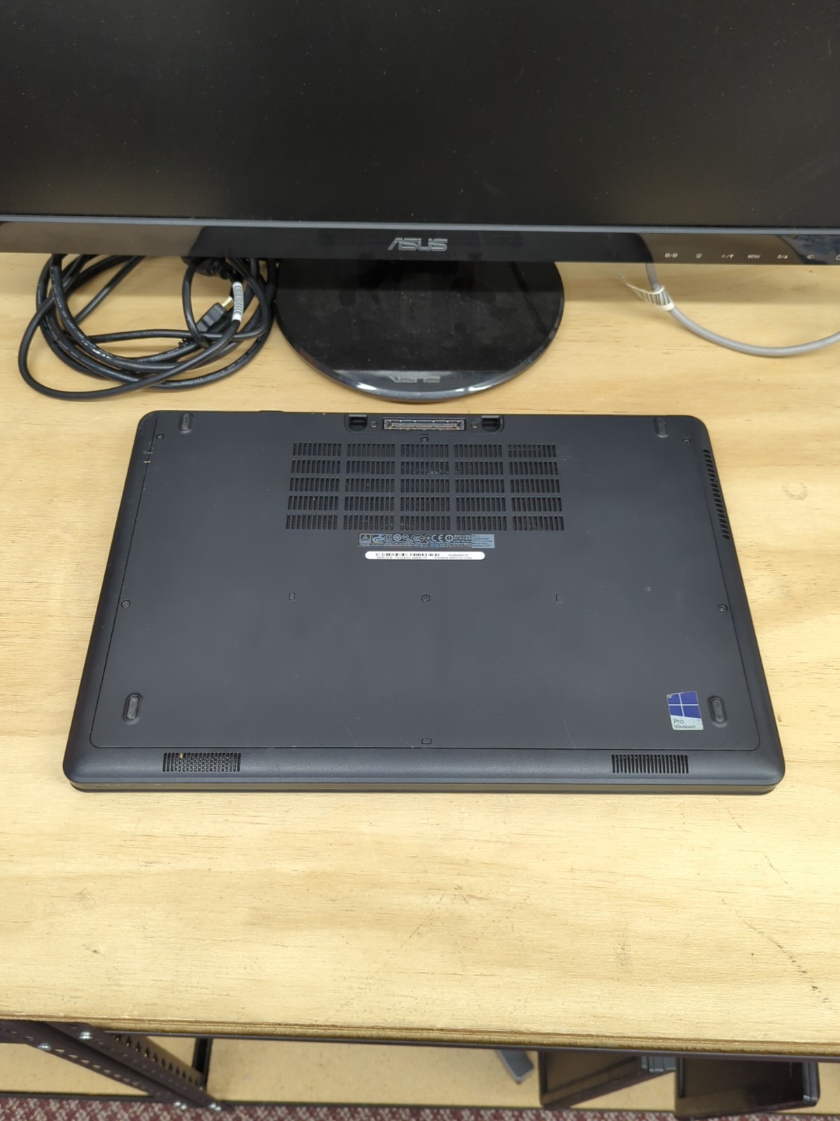 969 – DELL Latitude E5550 P37F – FOR PARTS / AS-IS