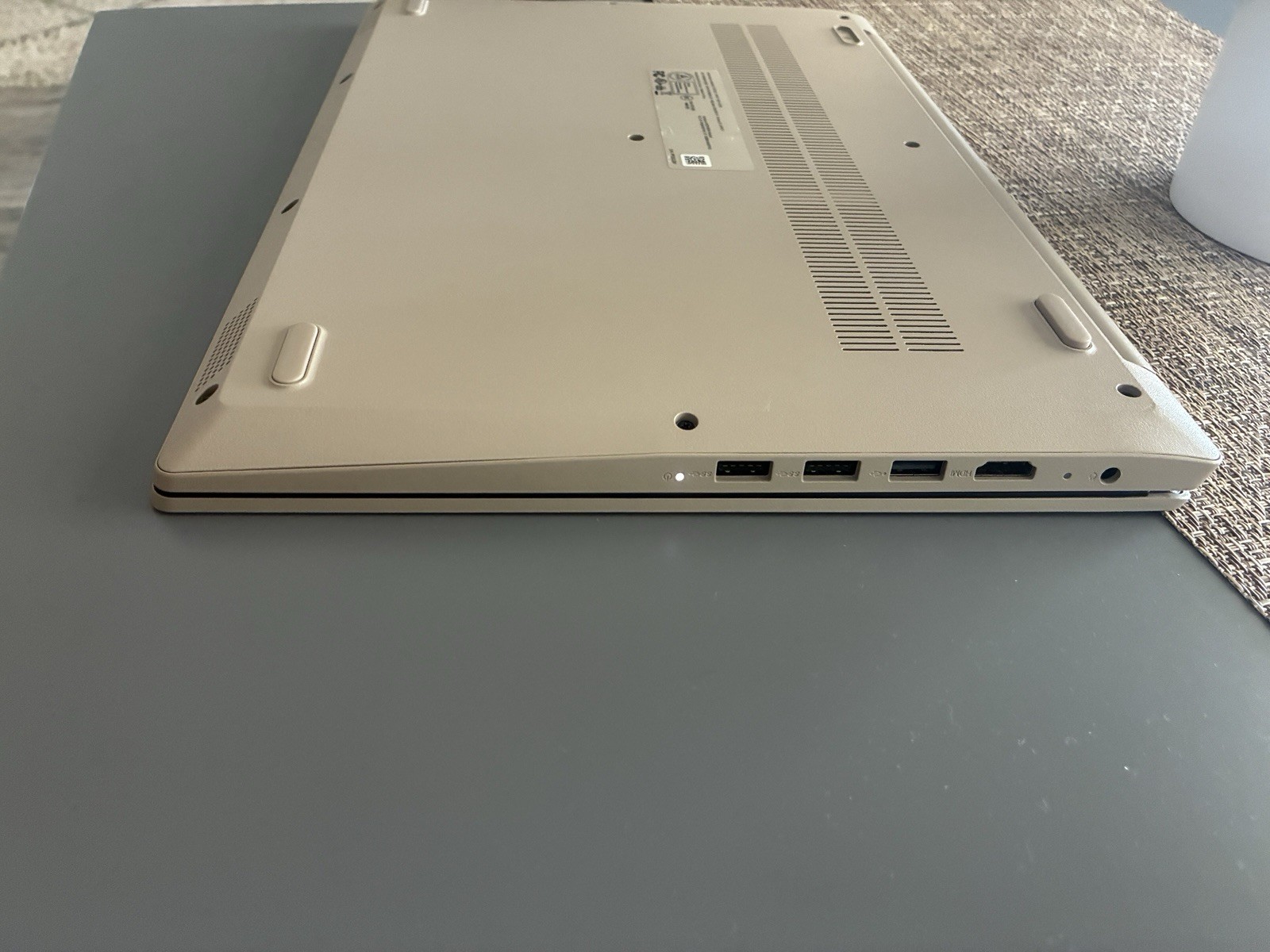 Lenovo IdeaPad 3 15.6″ Intel Core i3 8GB RAM 256GB SSD Silver NO OS