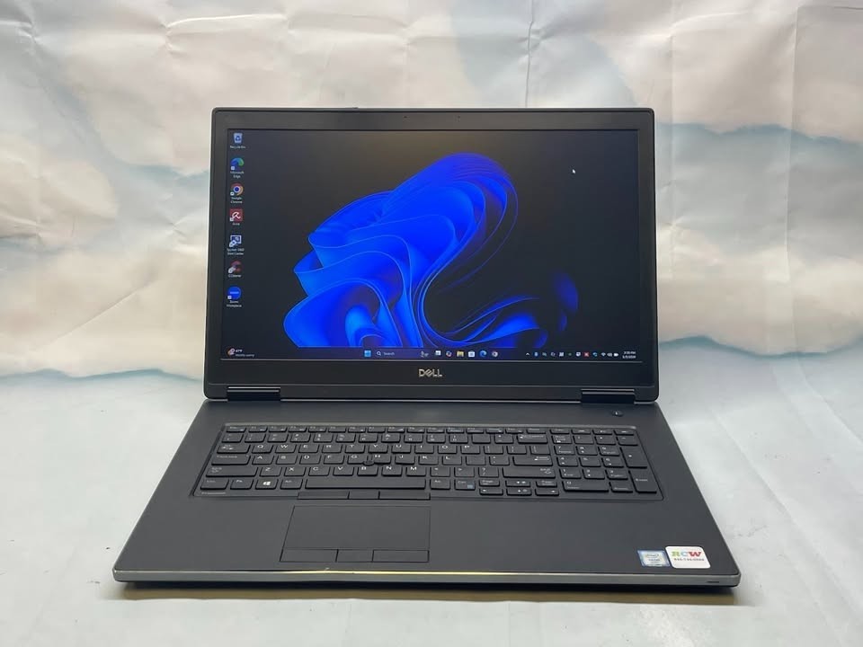 Dell Precision 7730, Xeon E-2176M, 16GB RAM, 512GB SSD, Quadro P3200 6GB GPU, 17