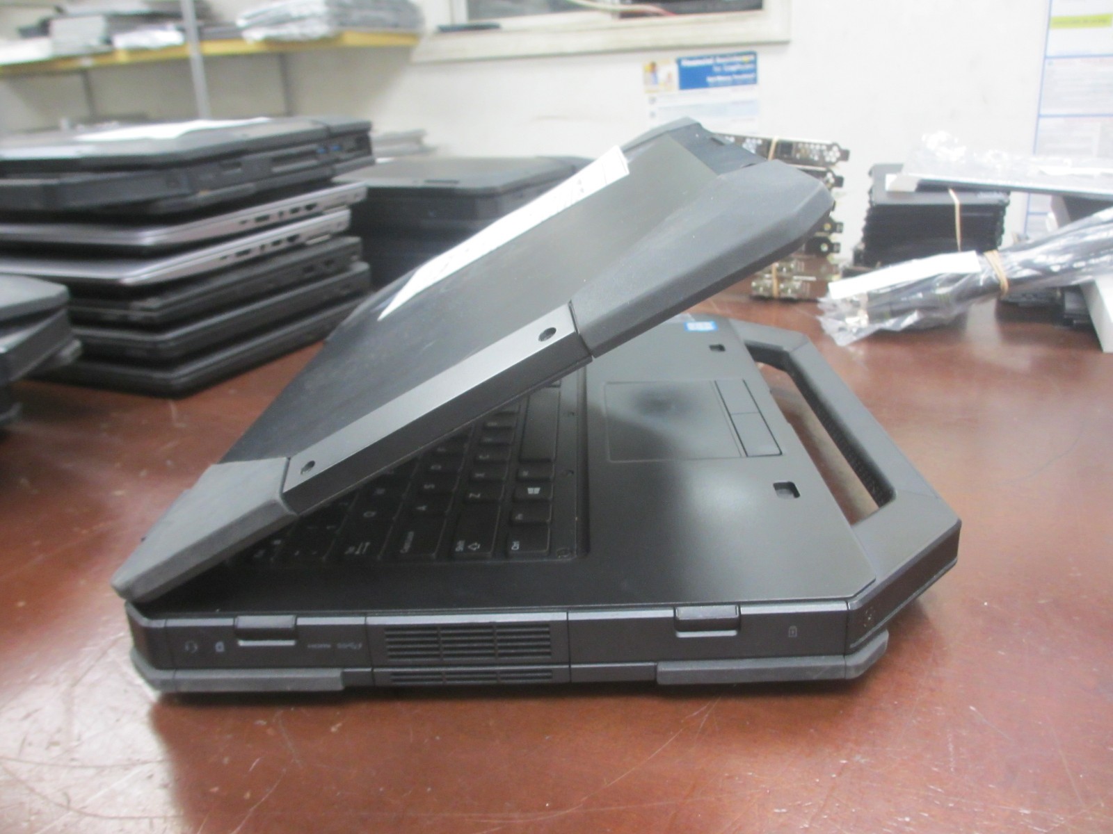 Dell Latitude 5414 i5-6300U 2.40GHz 8GB 256GB SSD Linux Laptop w/ AC