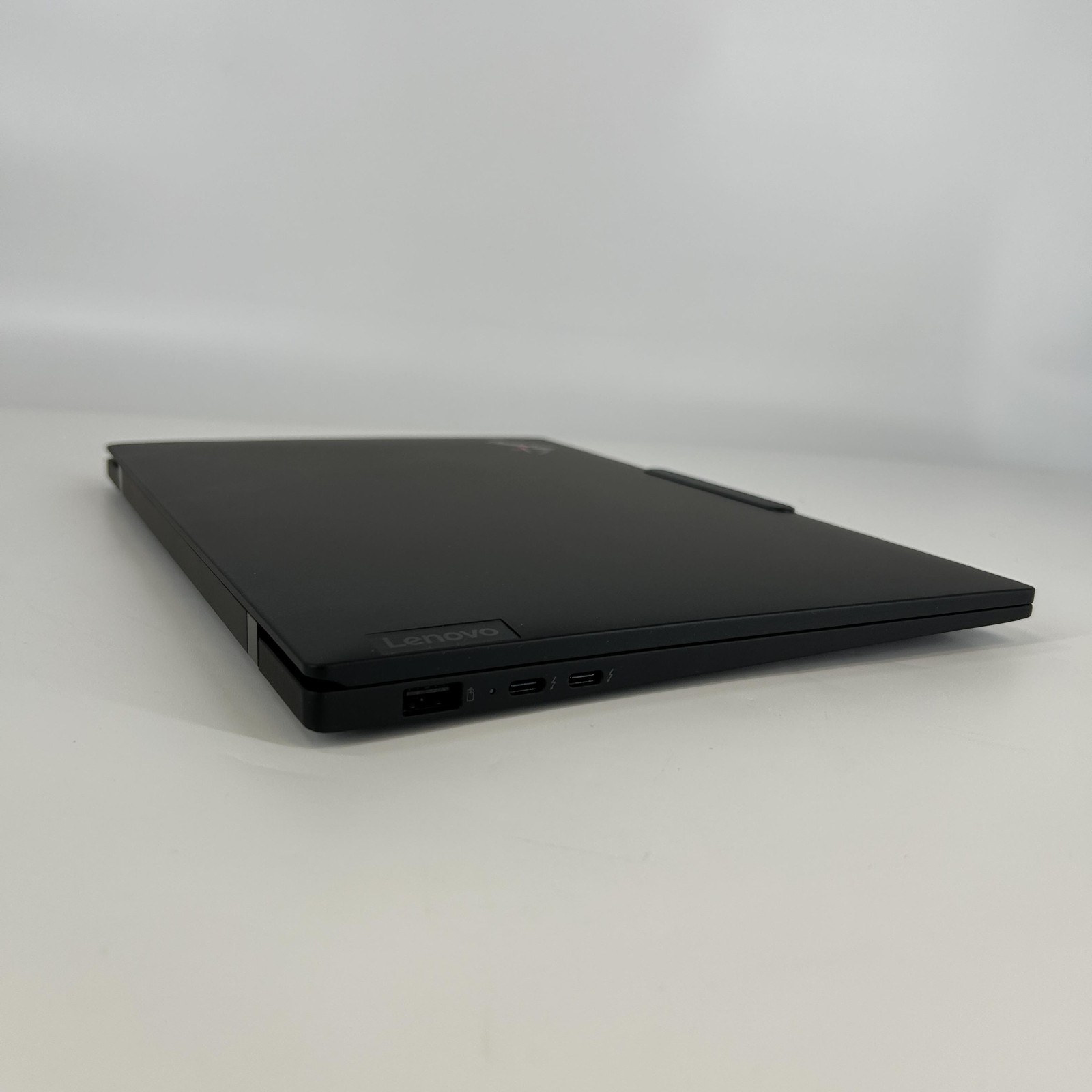 Lenovo ThinkPad X1 Carbon Gen 12 14 FHD+ 1.7 GHz Ultra 7 155U 32GB 512GB SSD