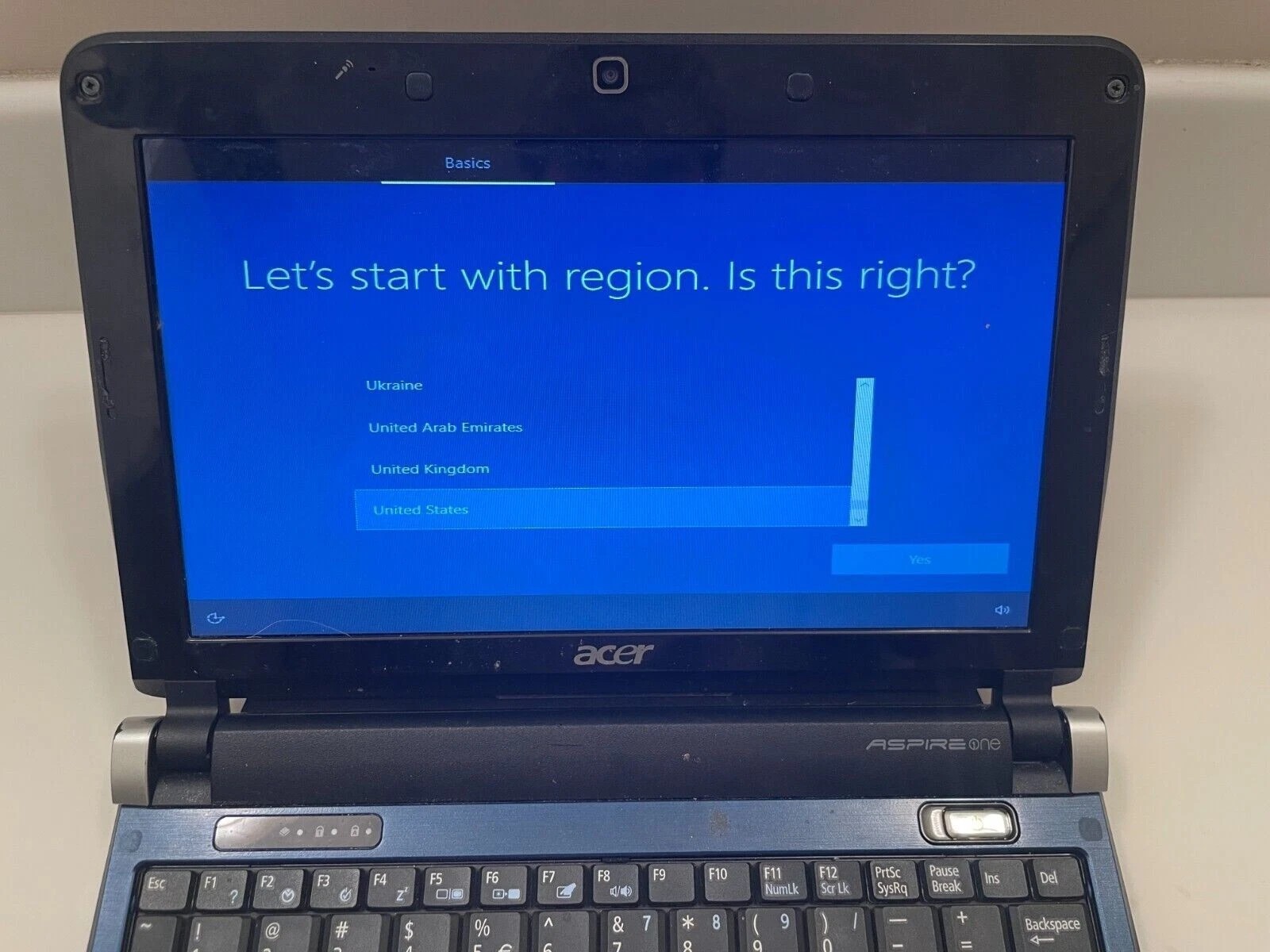 Acer Aspire One KAV10 Netbook Laptop Atom 1GB RAM 160GB HDD Windows 10 Pro 10.1″