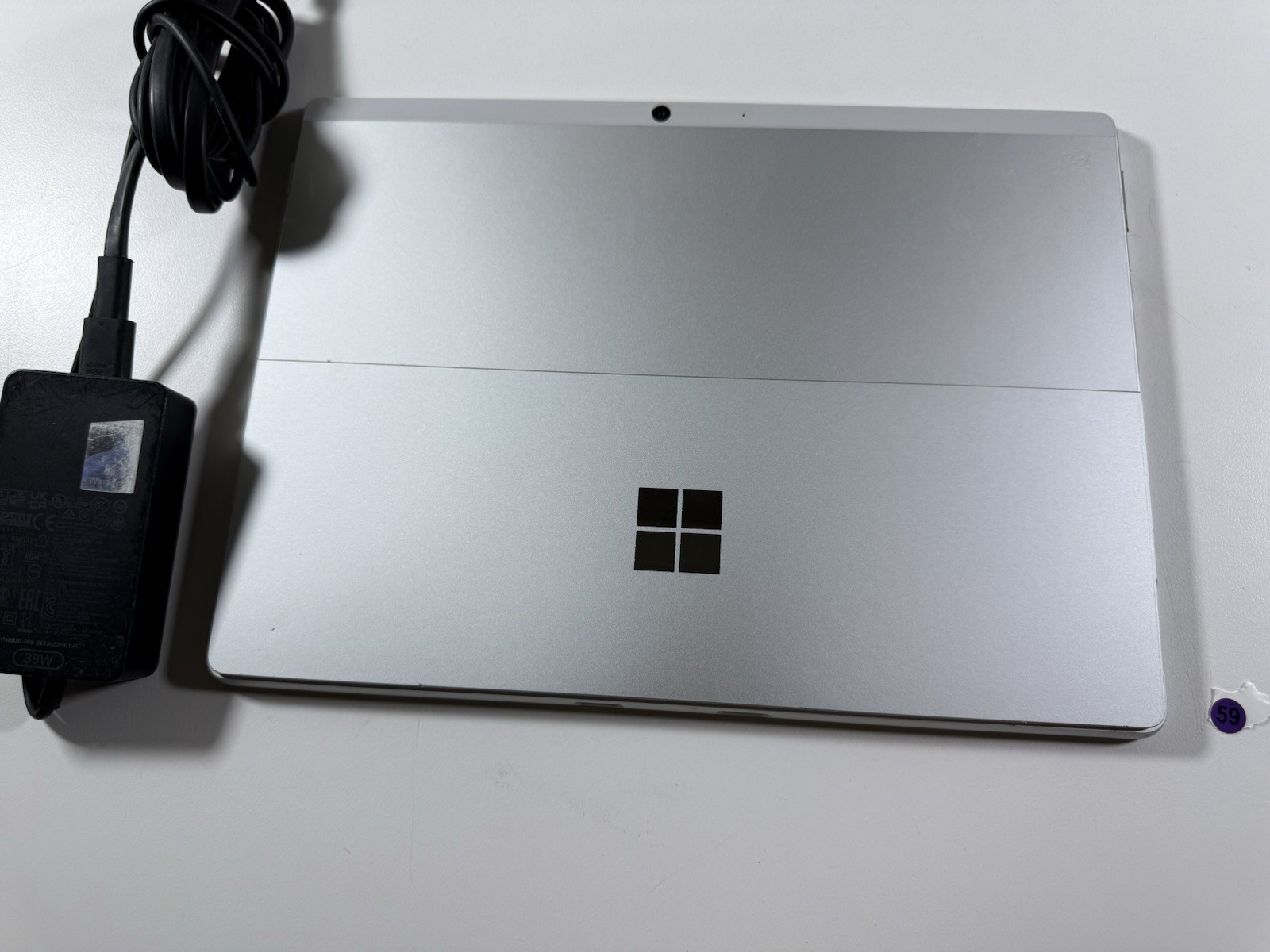Microsoft Surface Pro 8 (1982) i5-1145G7 – 16GB RAM – 256GB 120Hz – Win 11 Pro