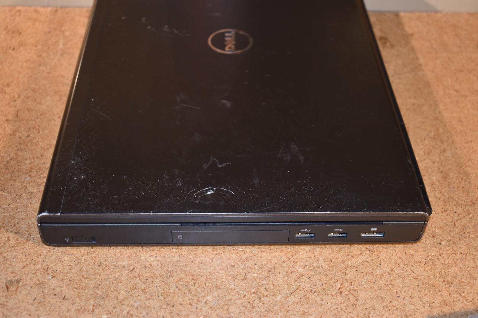 Dell Precision M6800 17″ Quad Core i5-4210M 500GB HDD Windows 7 32-bit DVD-RW