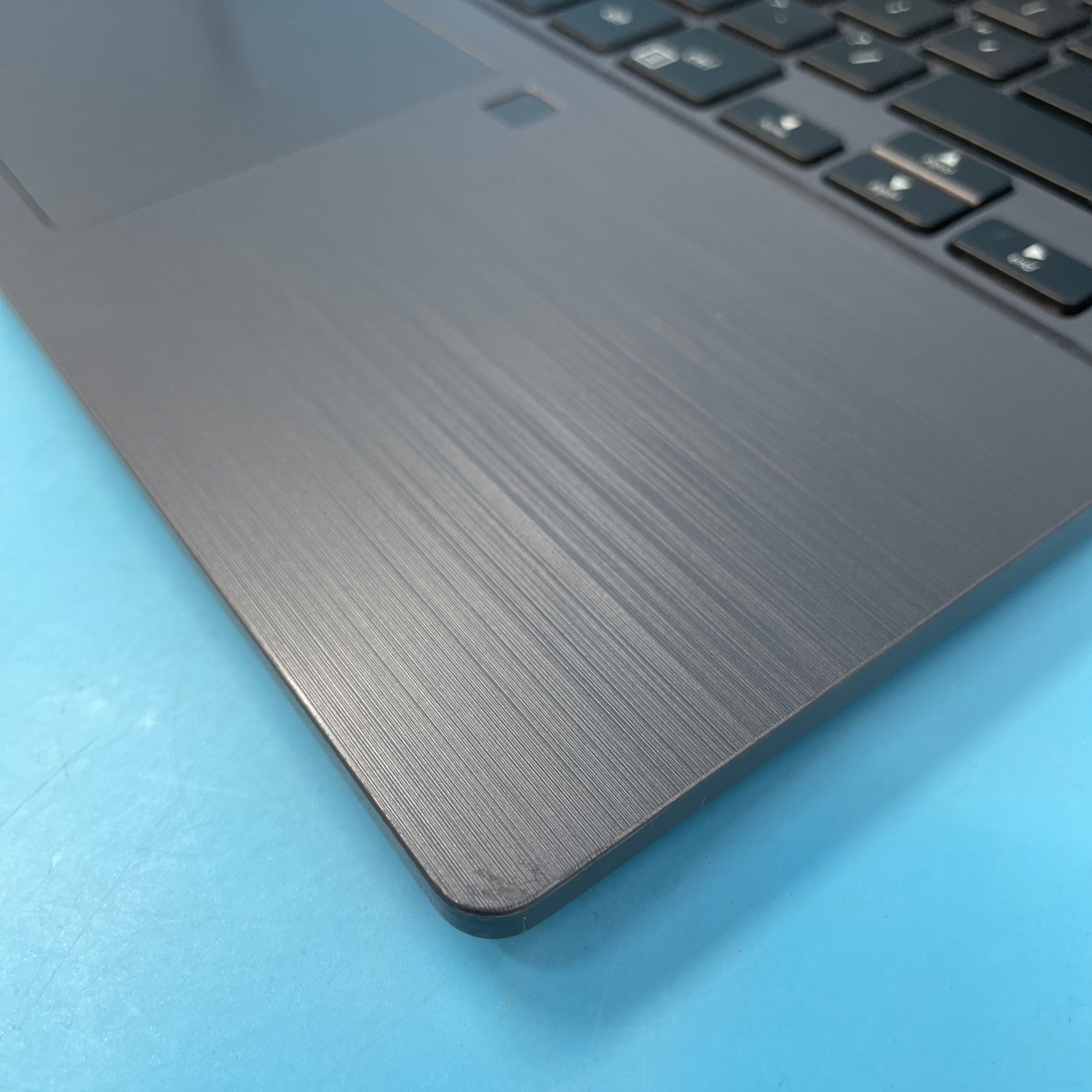 Asus Expertbook P5440FA | i5-8265U | 8GB RAM | 256GB SSD | WIN 11 PRO | 74% BATT
