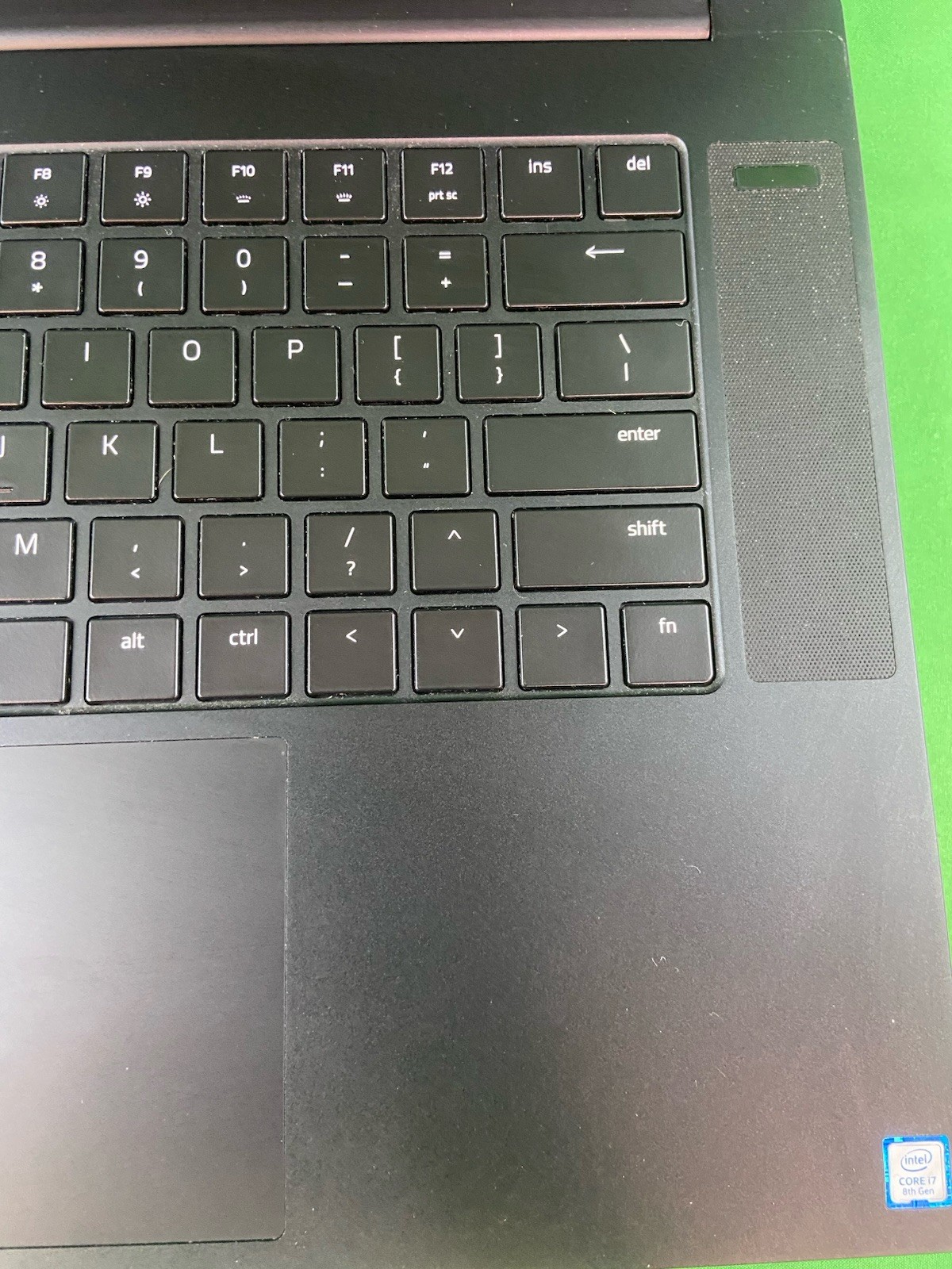 Razer Blade RZ09-0270 15.6″ i7-8750H 16GB RAM 512GB+128GB SSD GeForce GTX 1060