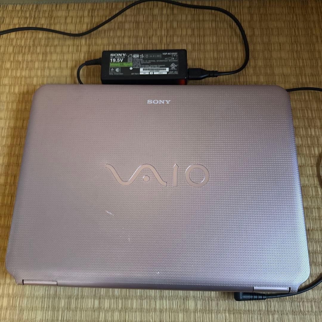 Sony VAIO VGN-NS52JB 15.4″ Pink Laptop Windows 10 Used Japan Genuine