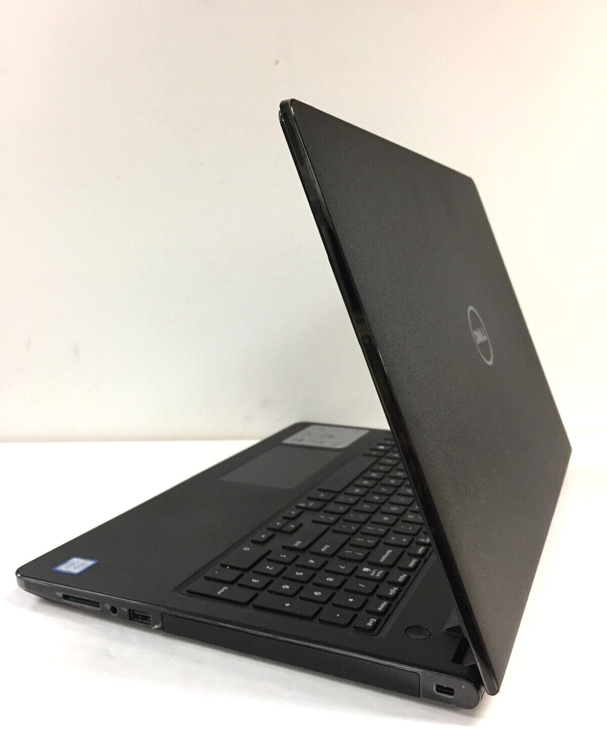 Dell inspiron i3567-3970BLK-PUS 15.6″ Touch Laptop/I3-7130U/8GBRAM/128GB SSD/W10
