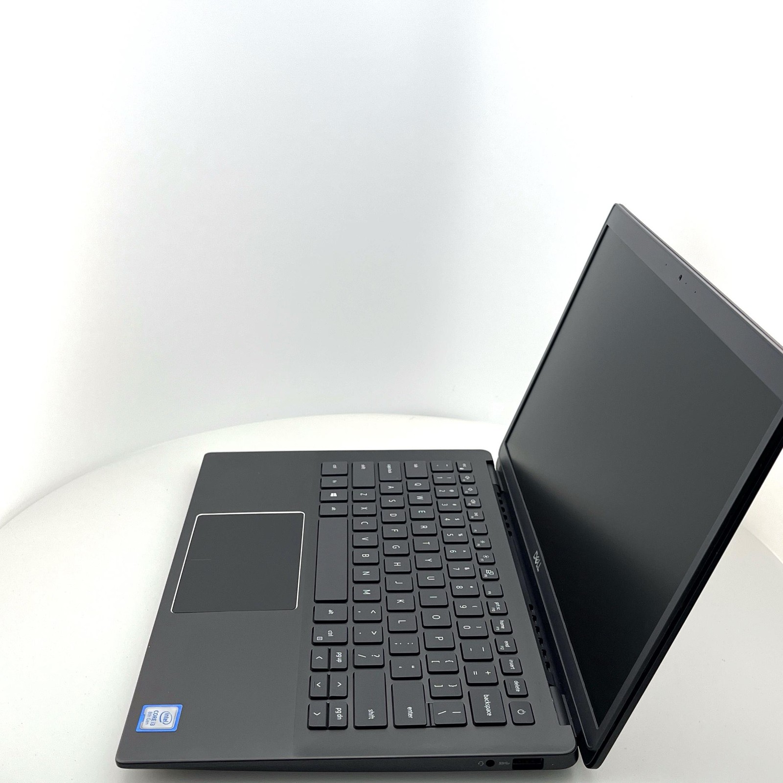 Dell Latitude 3301 Core i3-8145U@ 3.9 GHz 128GB SSD 4GB RAM Win 11 Pro