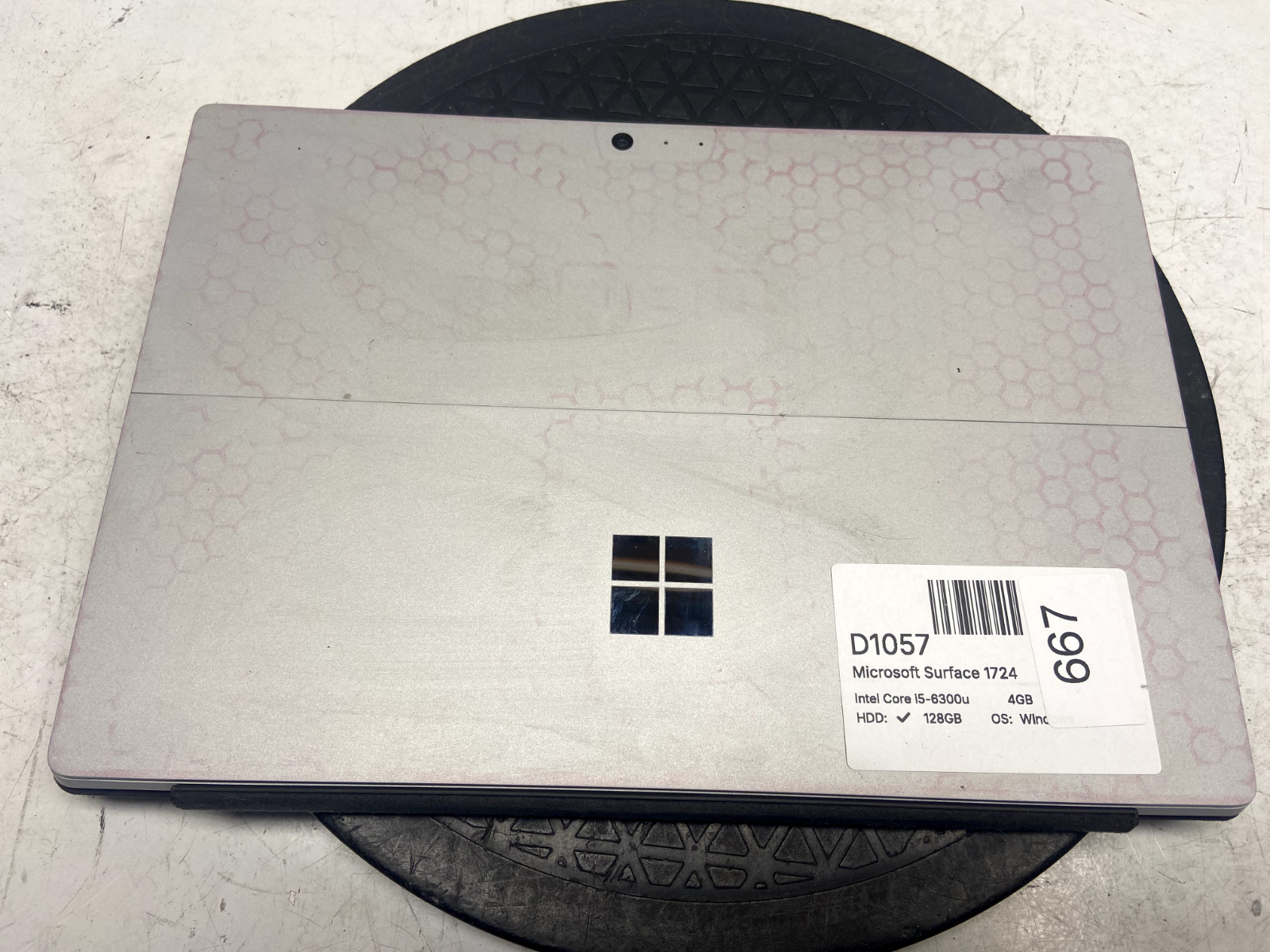 Microsoft Surface 1724 Intel Core i5-6300u 4GB 128GB SSD Windows 10