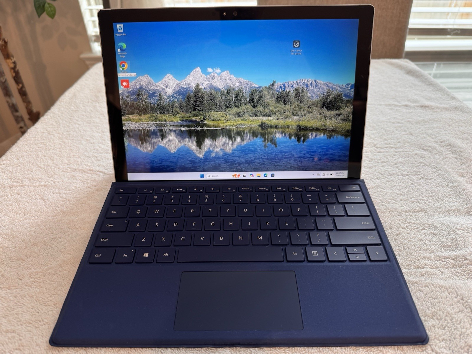 Microsoft Surface Pro 4 1724 12.3″ i7-6650U 2.2GHz 8 GBRAM 256GB SSD Win 11 P