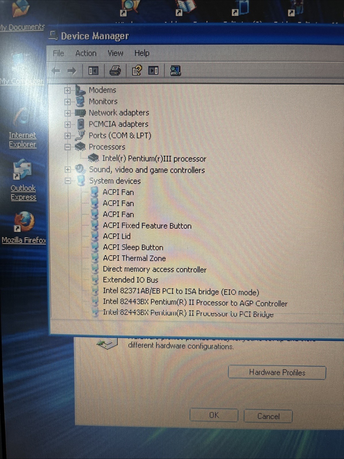 Vintage Compaq Armada M700 Laptop P3 @ 700 MHz Windows 2000 ***Read