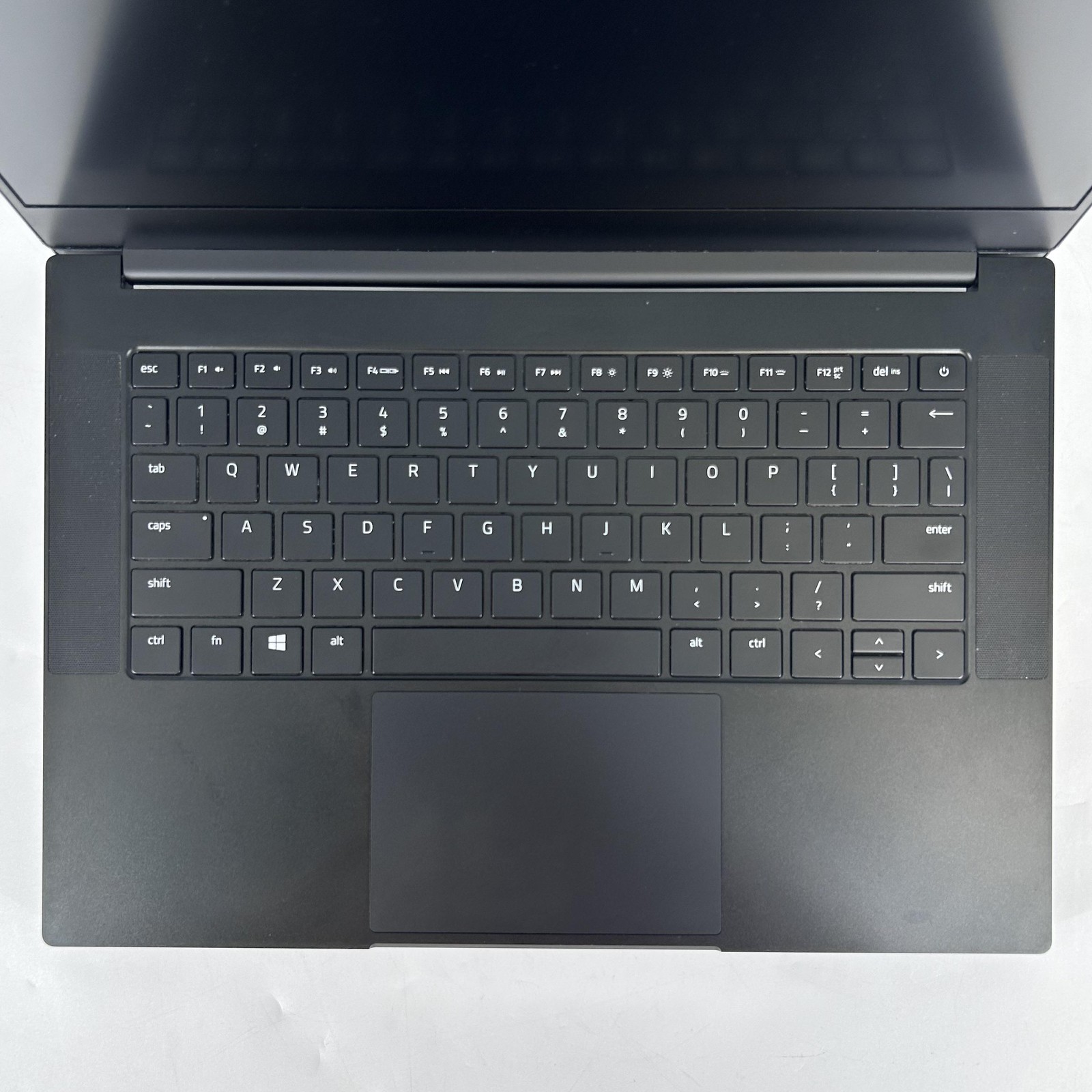 Razer Blade 14 2K 3.3 GHz Ryzen 9 5900HX 16GB 2TB SSD NVIDIA RTX 3080 Good