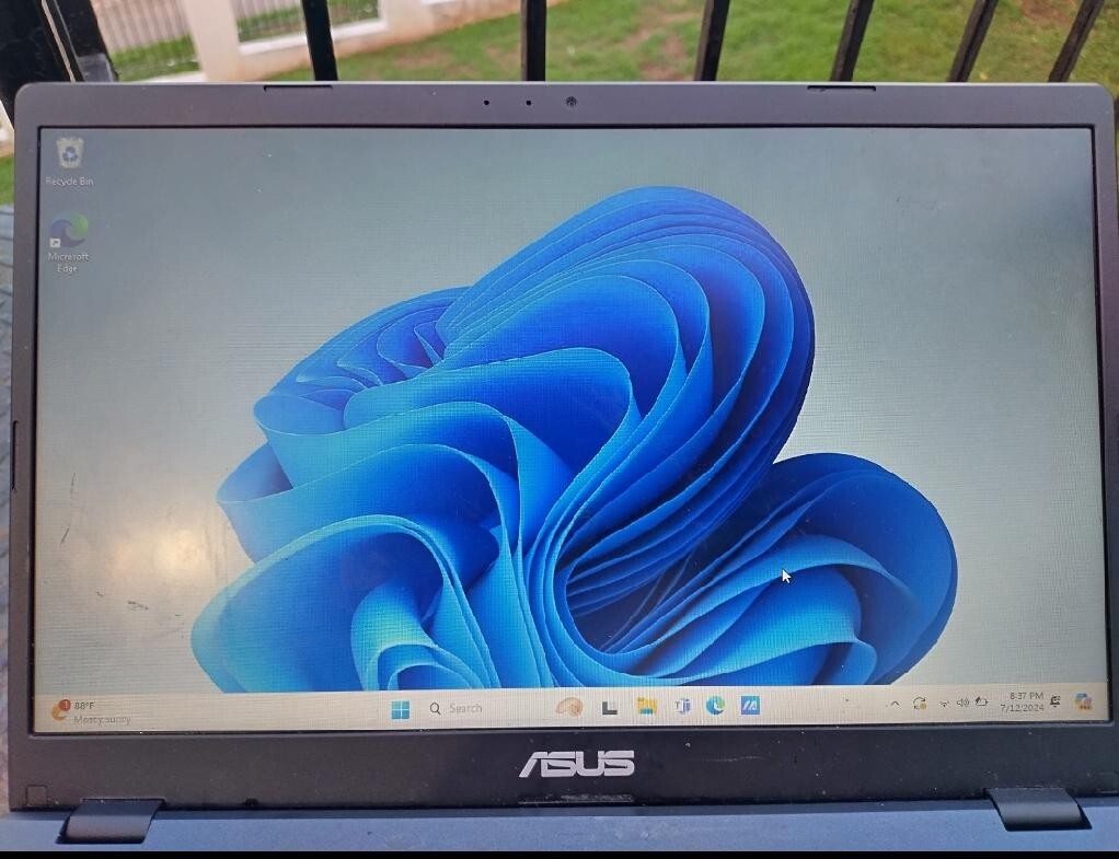 Asus Vivobook 17.3 in (512GB SSD,Intel i5 12th Gen 1.3GHz,8GB, Win 11) Laptop –