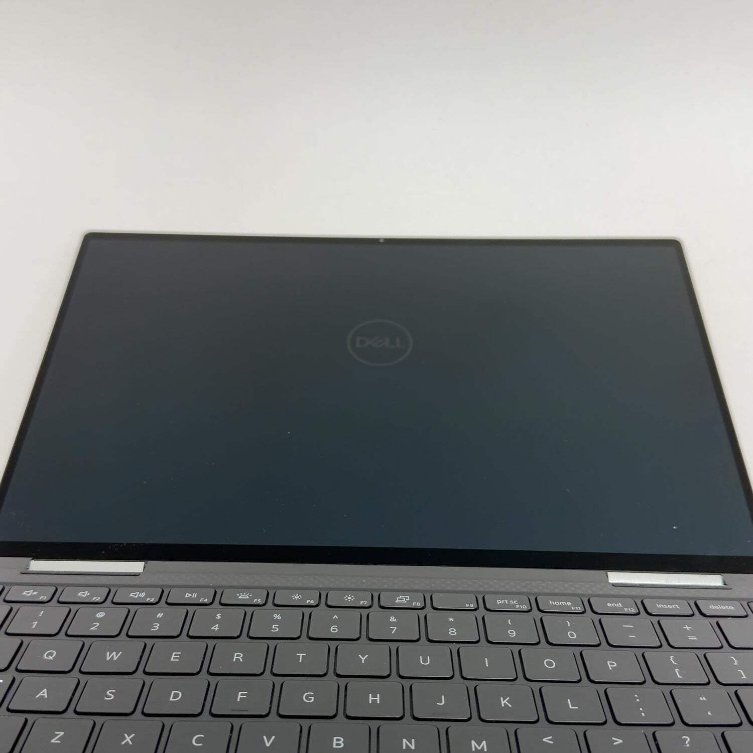 Broken Dell XPS 7390 13.4″ i7-1065G7 1.3GHz 16GB RAM 256GB SSD LCD Spot