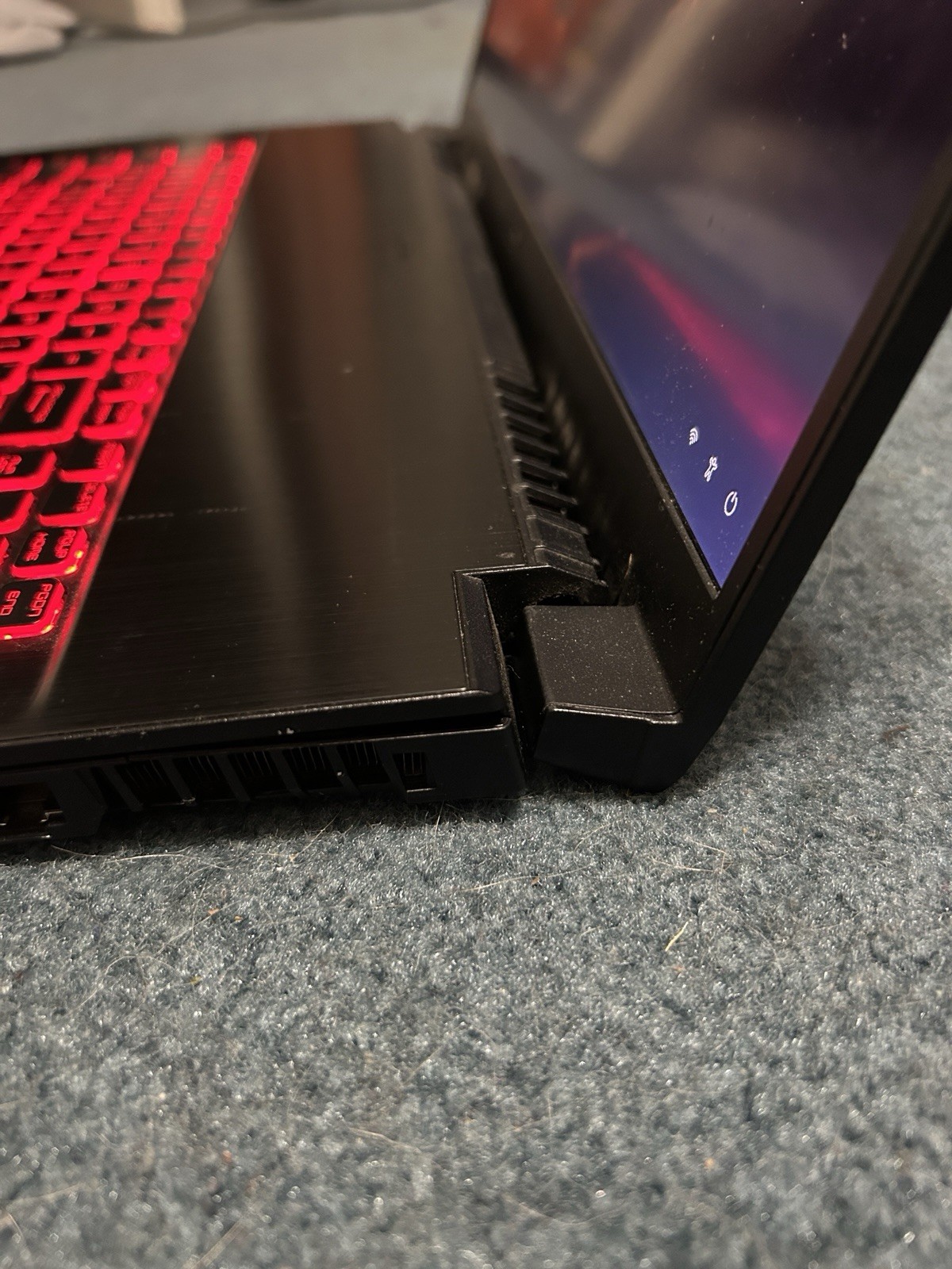Gaming Laptop Used- Comes With Charger- One Missing Key- MSI Core i5 Nvidia Gtx