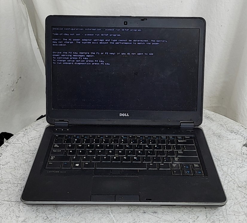 DELL LATITUDE E6440 4CW3N Laptop Core I5-4300M 8GB 320GB SEE NOTES