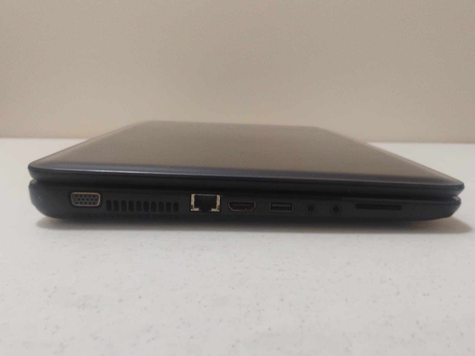 Asus VivoBook Model F513E &HP TPN-I106 Laptops. For Parts/Gold Recovery.