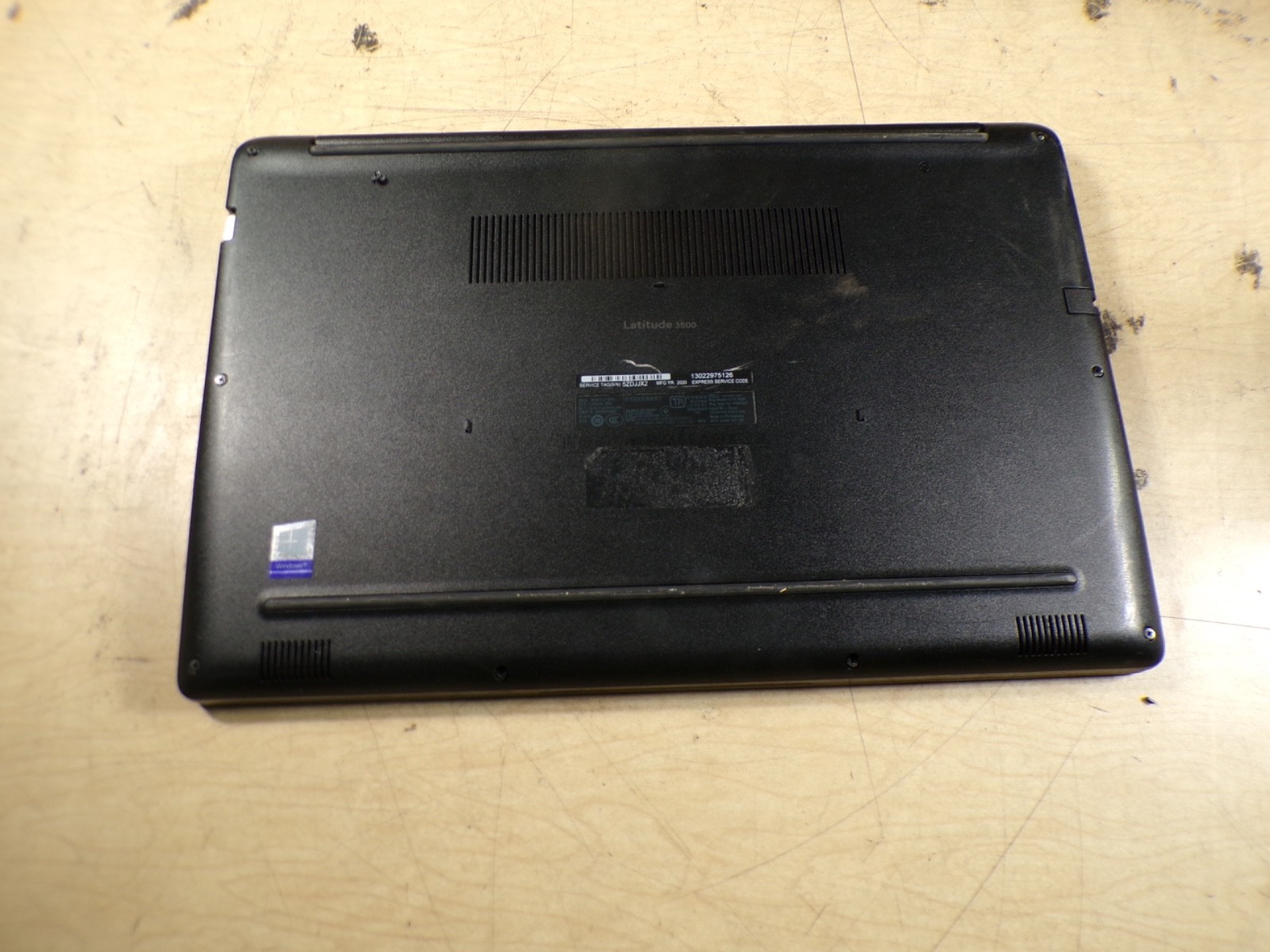 DELL LATITUDE 3500 INTEL CORE I5-8265U 8GB RAM **NO HD/ NO CADDIE/ NO OS