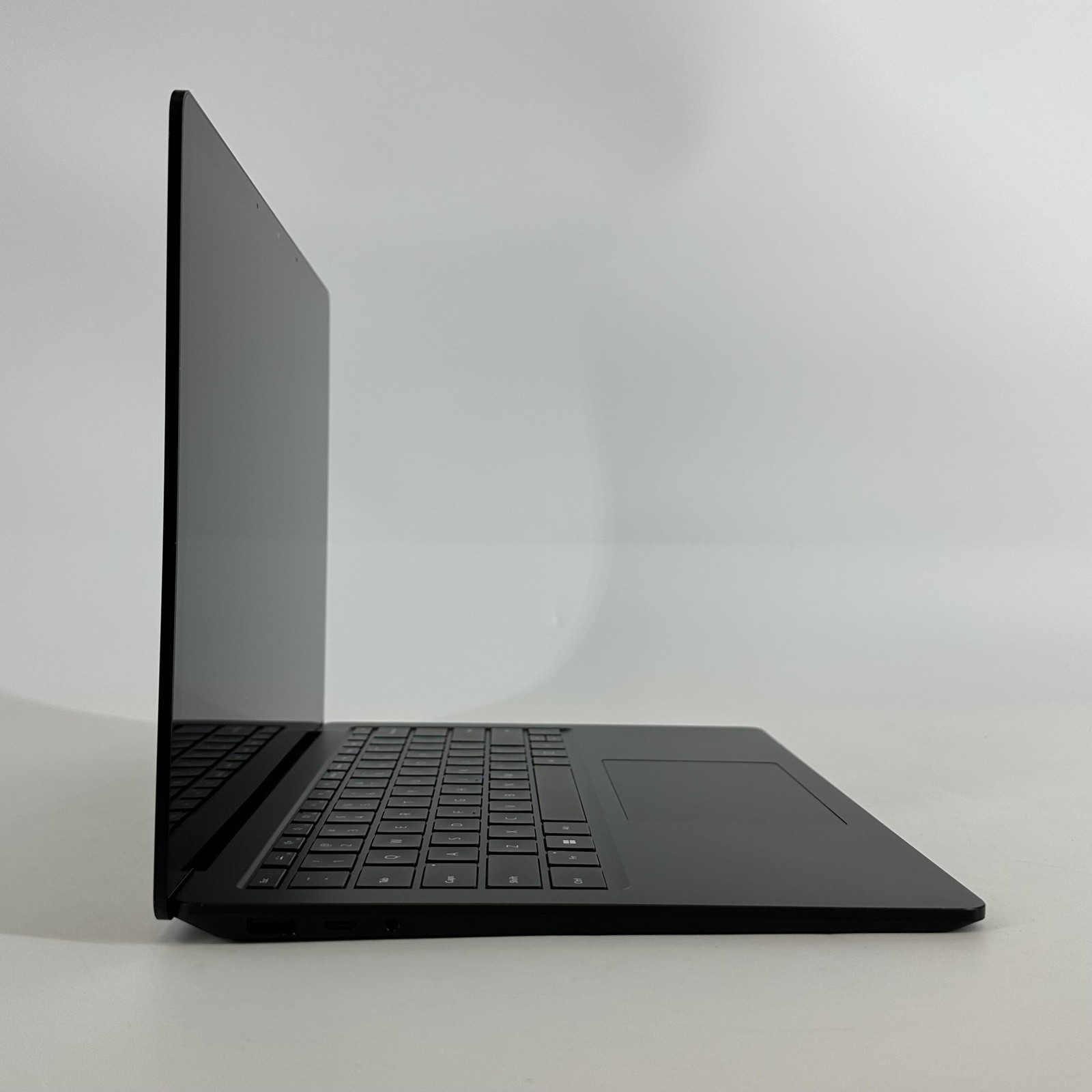 Microsoft Surface Laptop 4 13.5 Black 2K TOUCH 2.2 GHz Ryzen 5 4680U 16GB 256GB