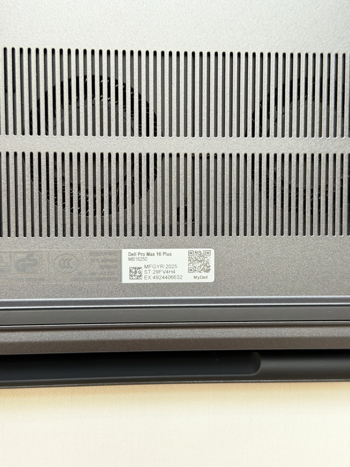 Dell Pro Max 16 Plus FHD+ Ultra 9 285HX 64GB 2TB RTX PRO 3000