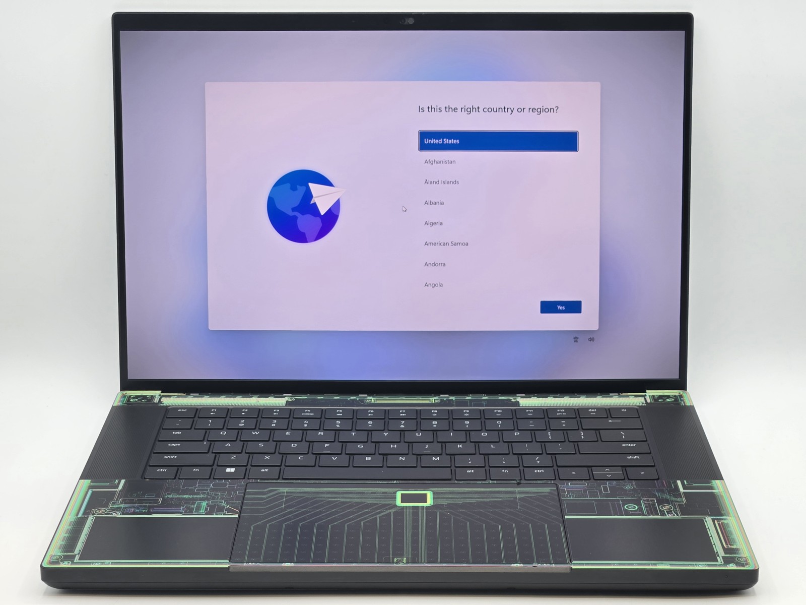 RAZER Blade 16” RZ09-0510x 16″ WQXGA I9-14900HX 1TB SSD 32GB W11 RTX 4080 240Hz