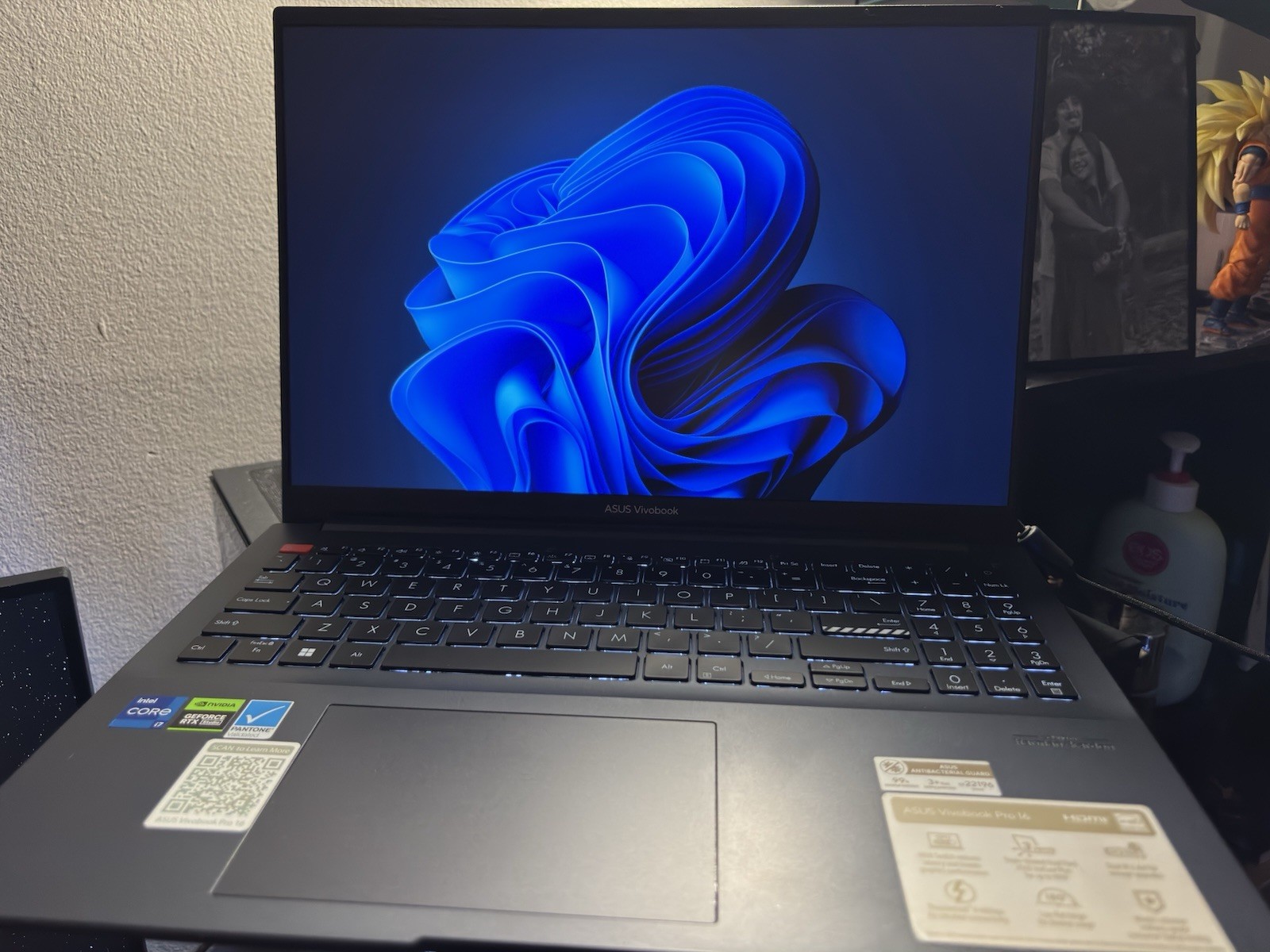 ASUS VivoBook Pro 16 16″ Intel i7-13700H 16GB 1TB SSD RTX 4050 Win11