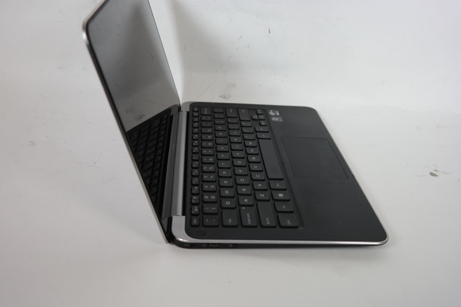 Dell XPS intel i5 – 4GB RAM – 120GB eMMC – Bad Battery