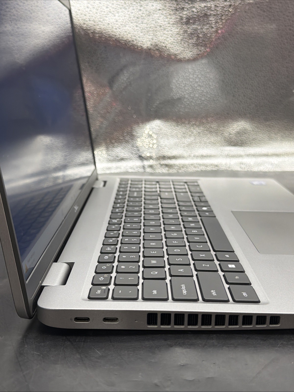 USED 2025 Dell Latitude 5550 Laptop 15.6” FHD (Ultra 7-165U 16GB RAM 512GB SSD)