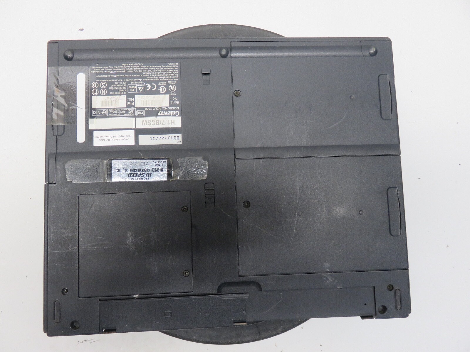 Gateway Solo 2500 Intel Celeron 300MHz 128 MB NO HDD No Batt