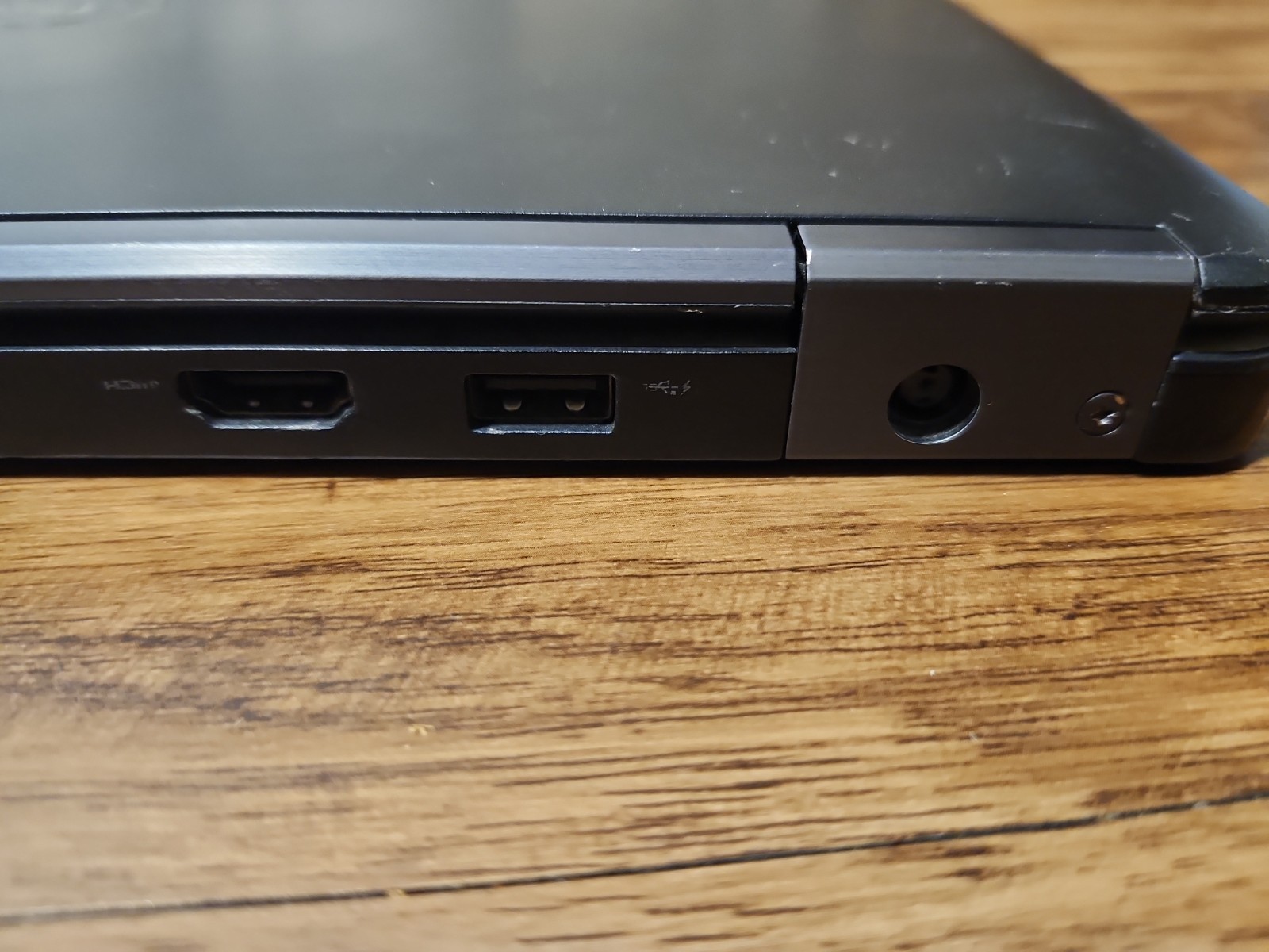 Dell Latitude E7450 14″ Intel i5-5300U 16 GB Case DMG No SSD BATT 69%