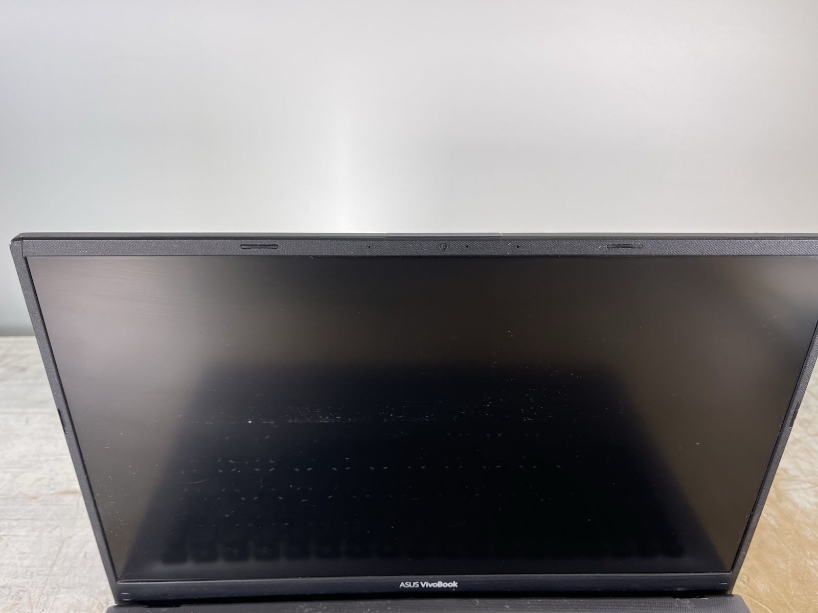 ASUS VIVOBOOK F512J i3-1005G1 @ 1.20 GHz, 8GB RAM, NO HDD/OS – (FOR PARTS)